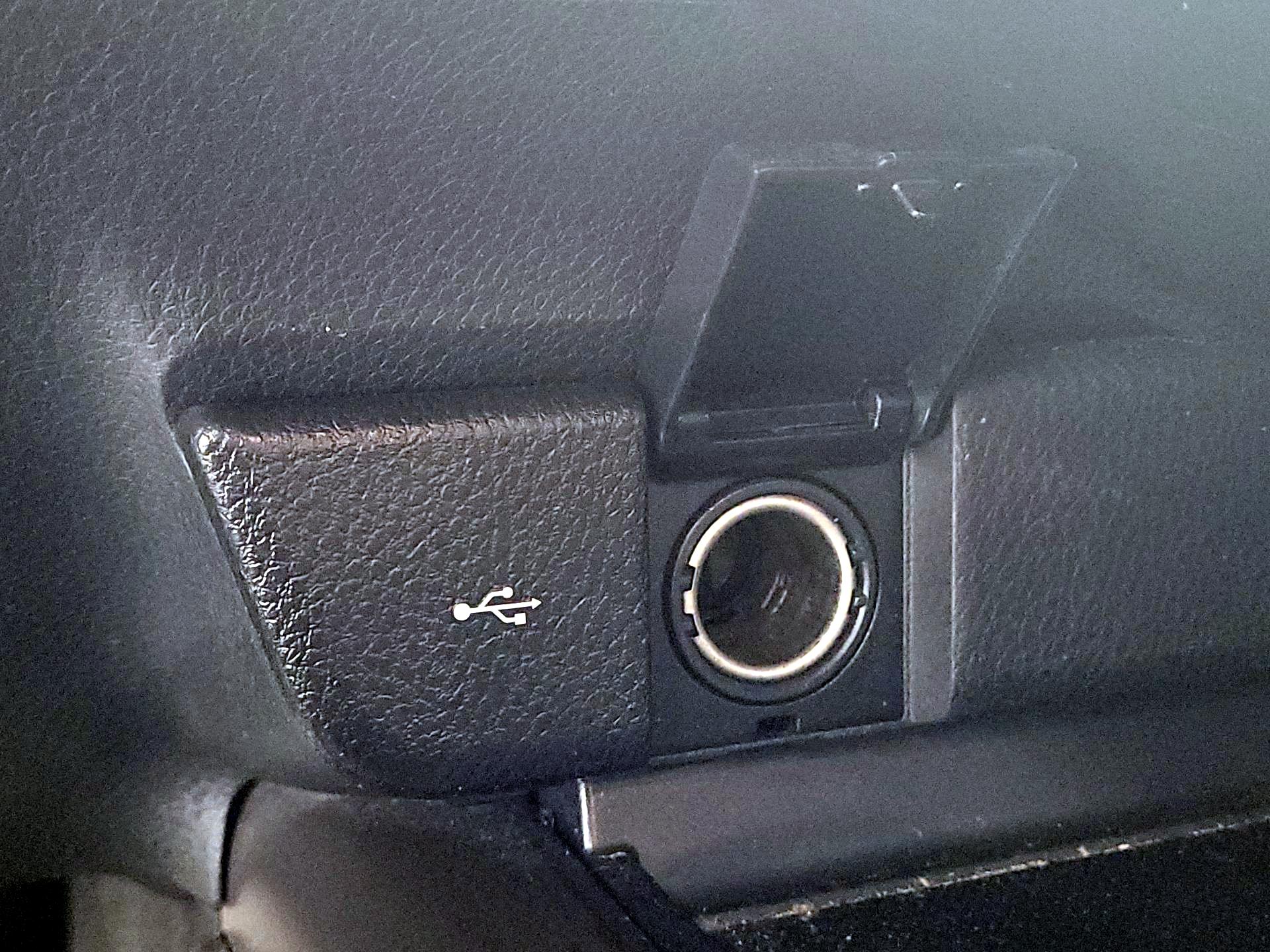 Thumbnail: 2023 Toyota Camry - 18