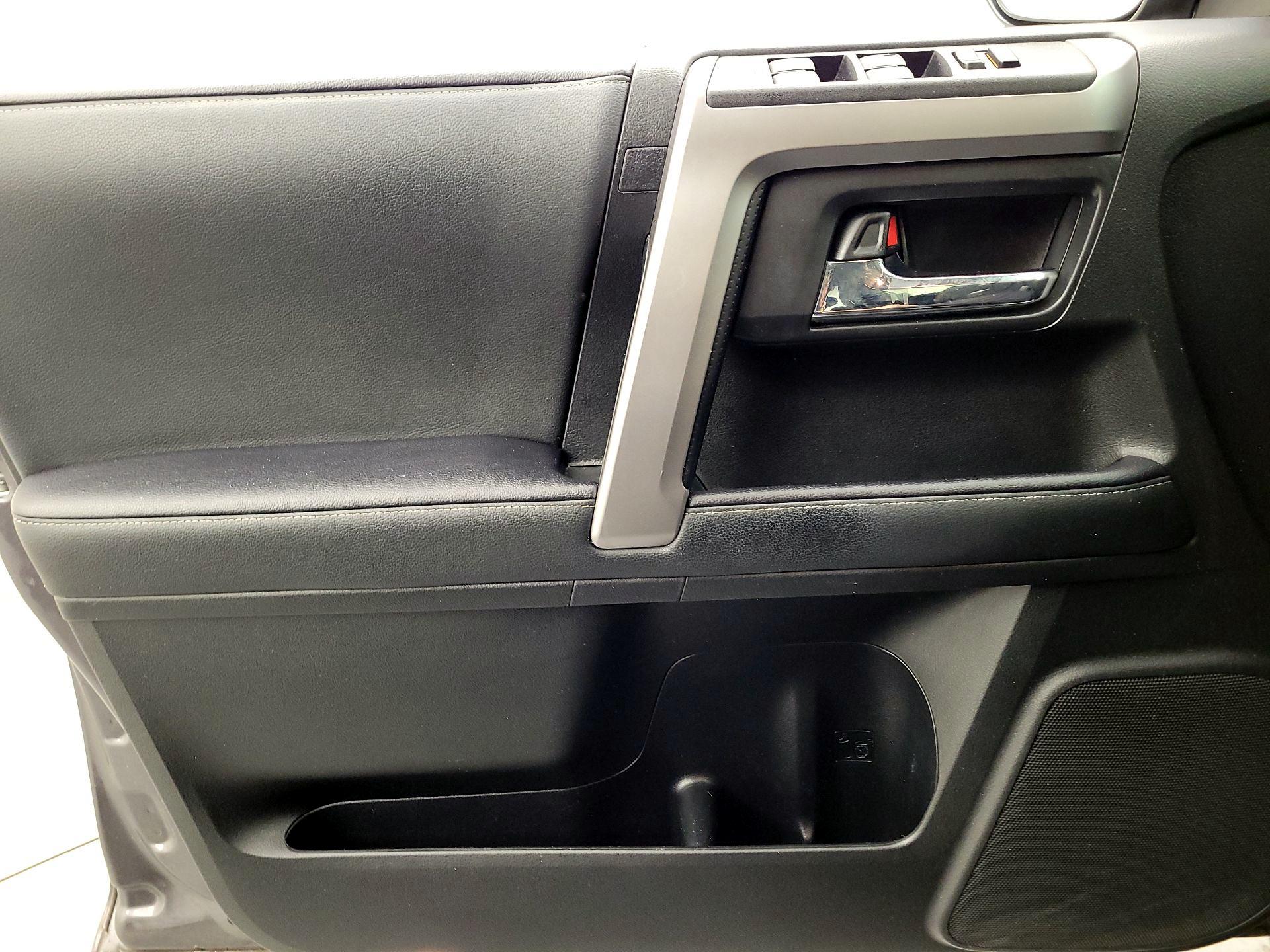 Thumbnail: 2020 Toyota 4Runner - 12