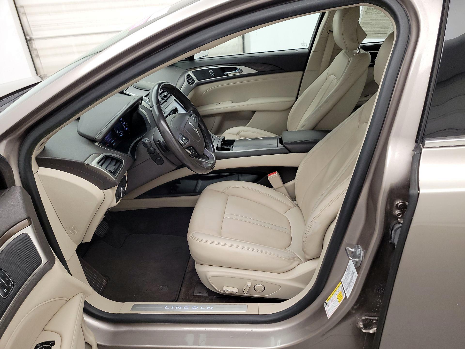 Thumbnail: 2018 Lincoln MKZ - 11