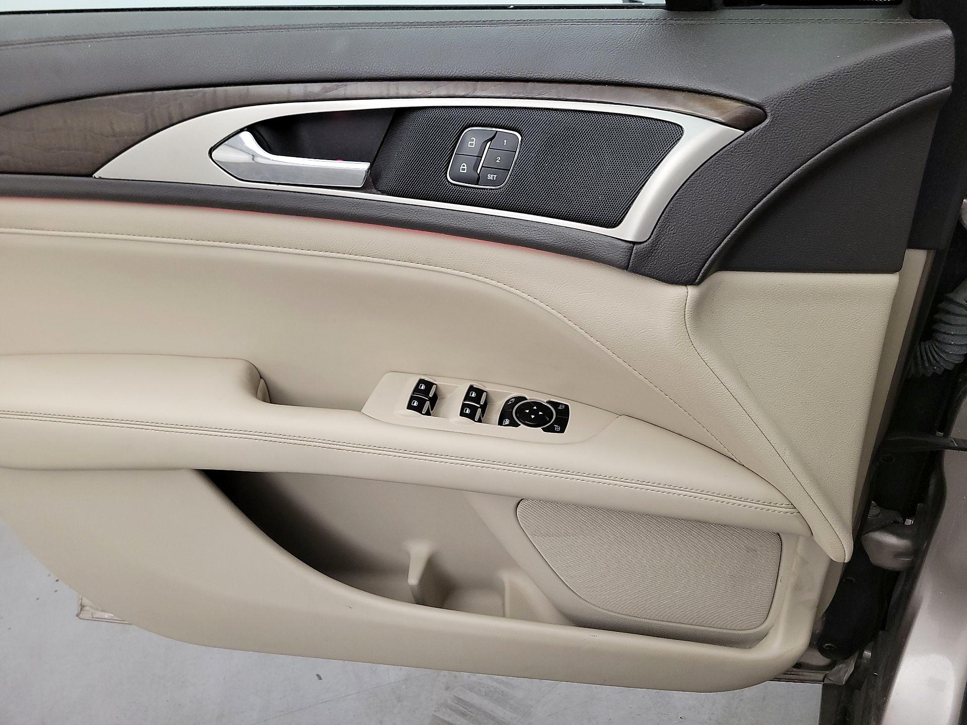 Thumbnail: 2018 Lincoln MKZ - 12