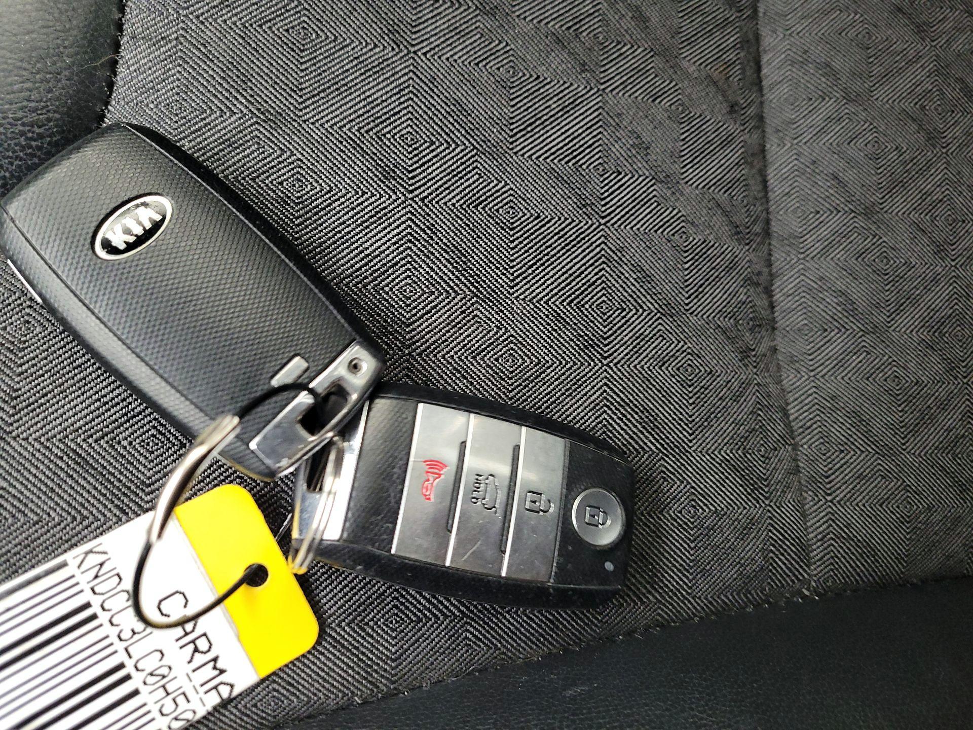 Thumbnail: 2017 Kia Niro - 18