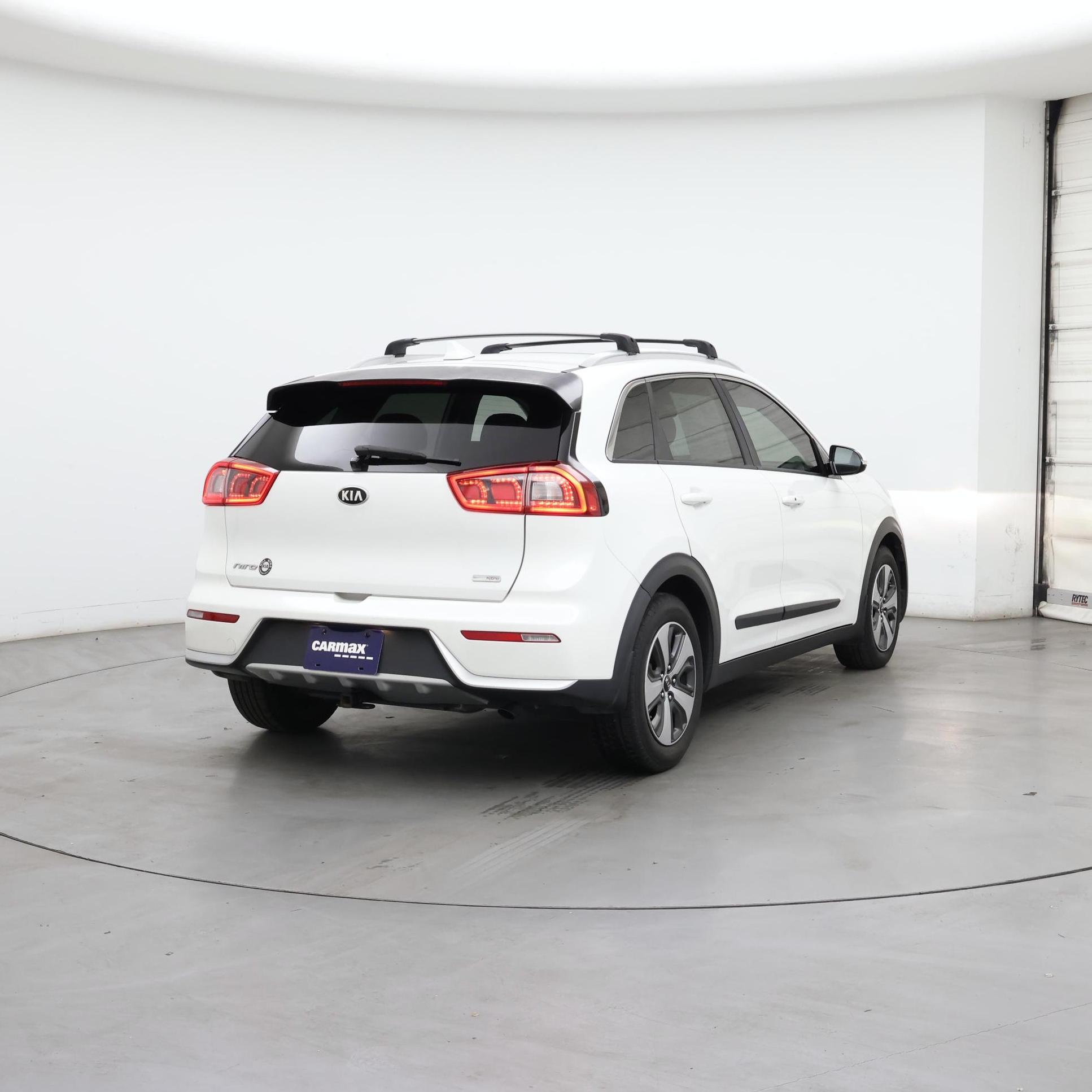 Thumbnail: 2017 Kia Niro - 8