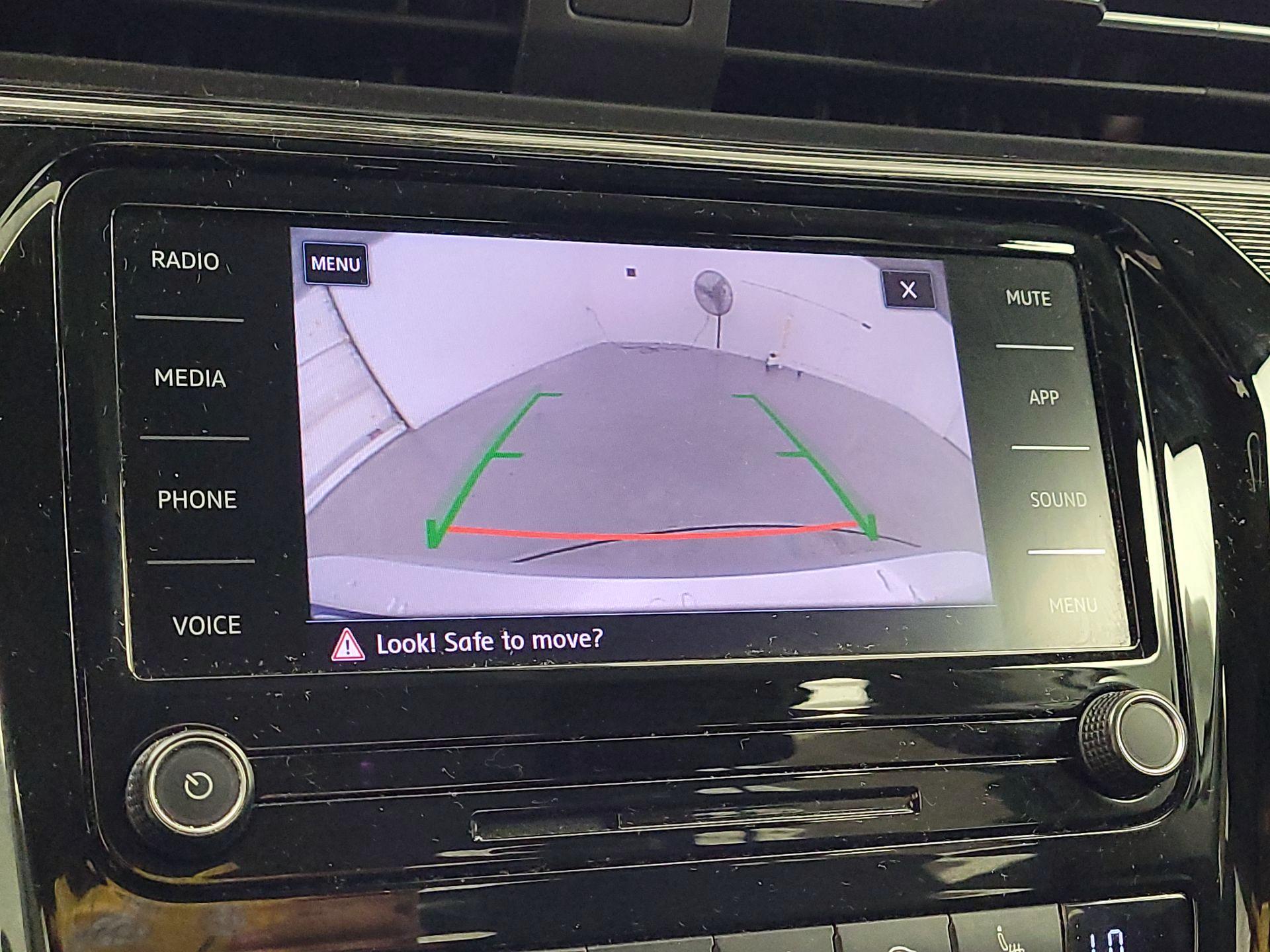 Thumbnail: 2020 Volkswagen Passat - 14