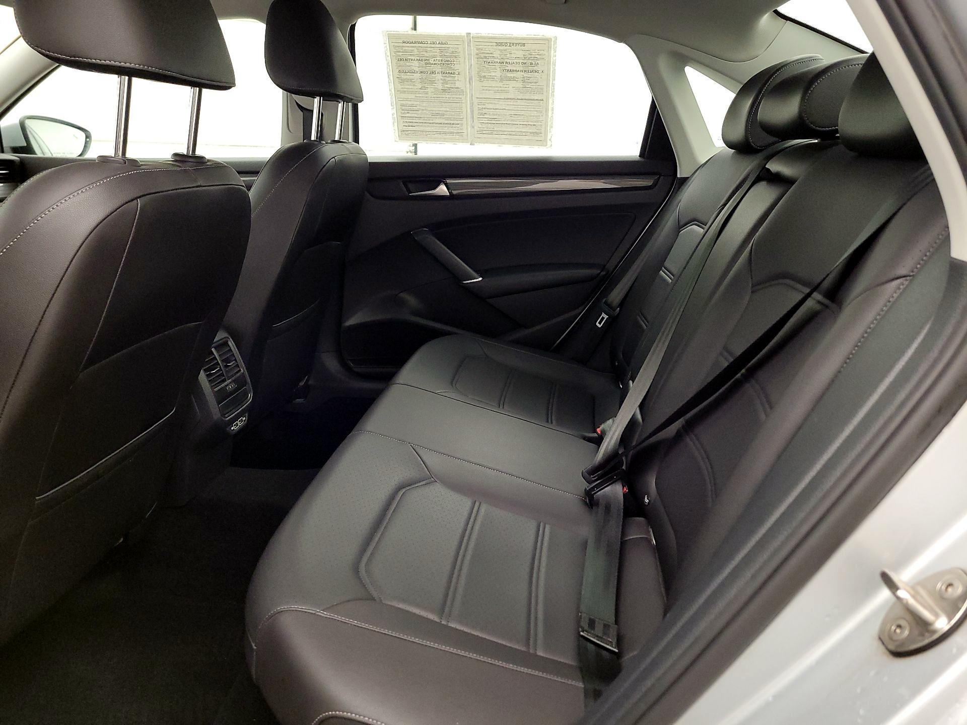 Thumbnail: 2020 Volkswagen Passat - 19