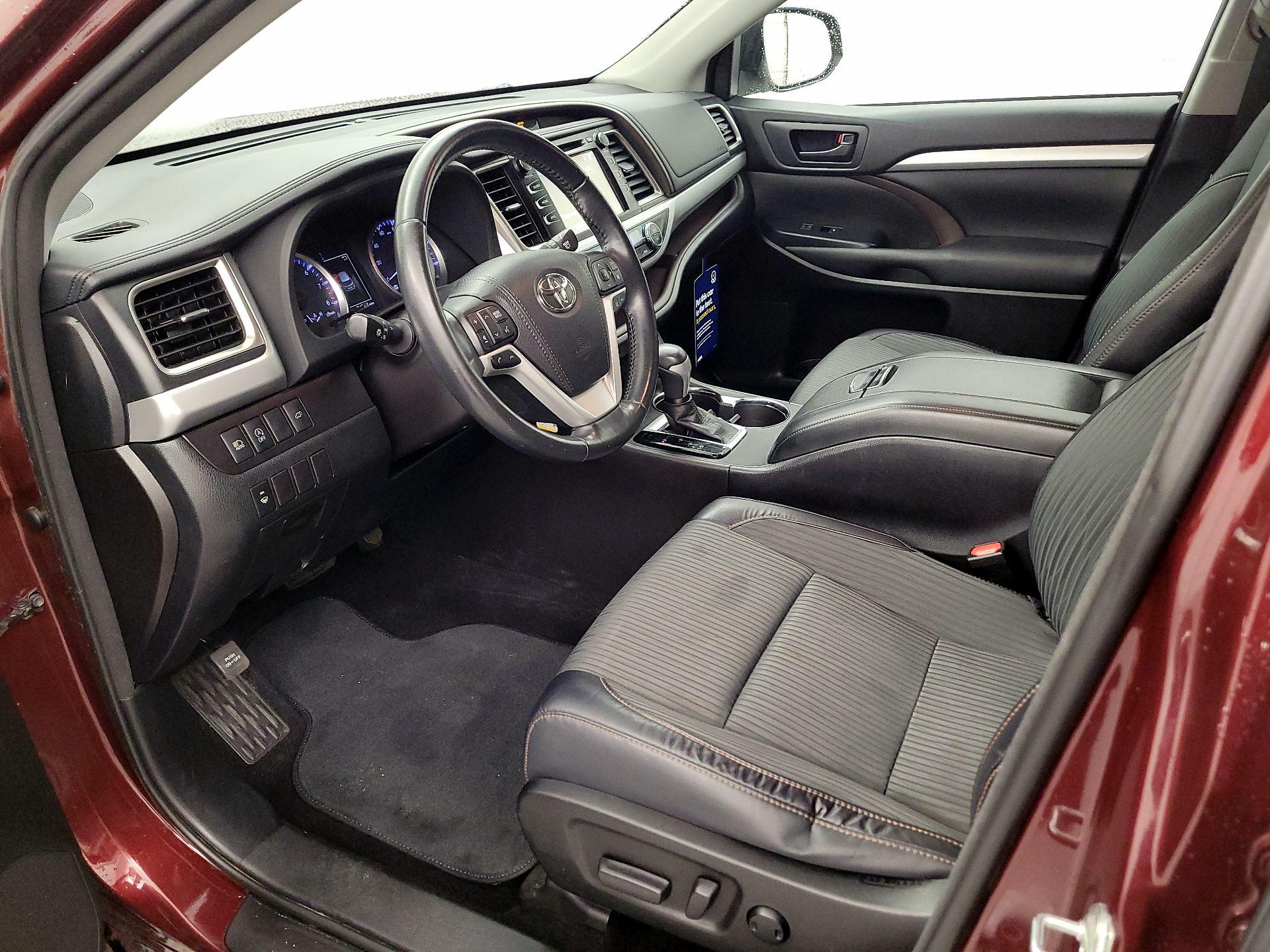 Thumbnail: 2018 Toyota Highlander - 11