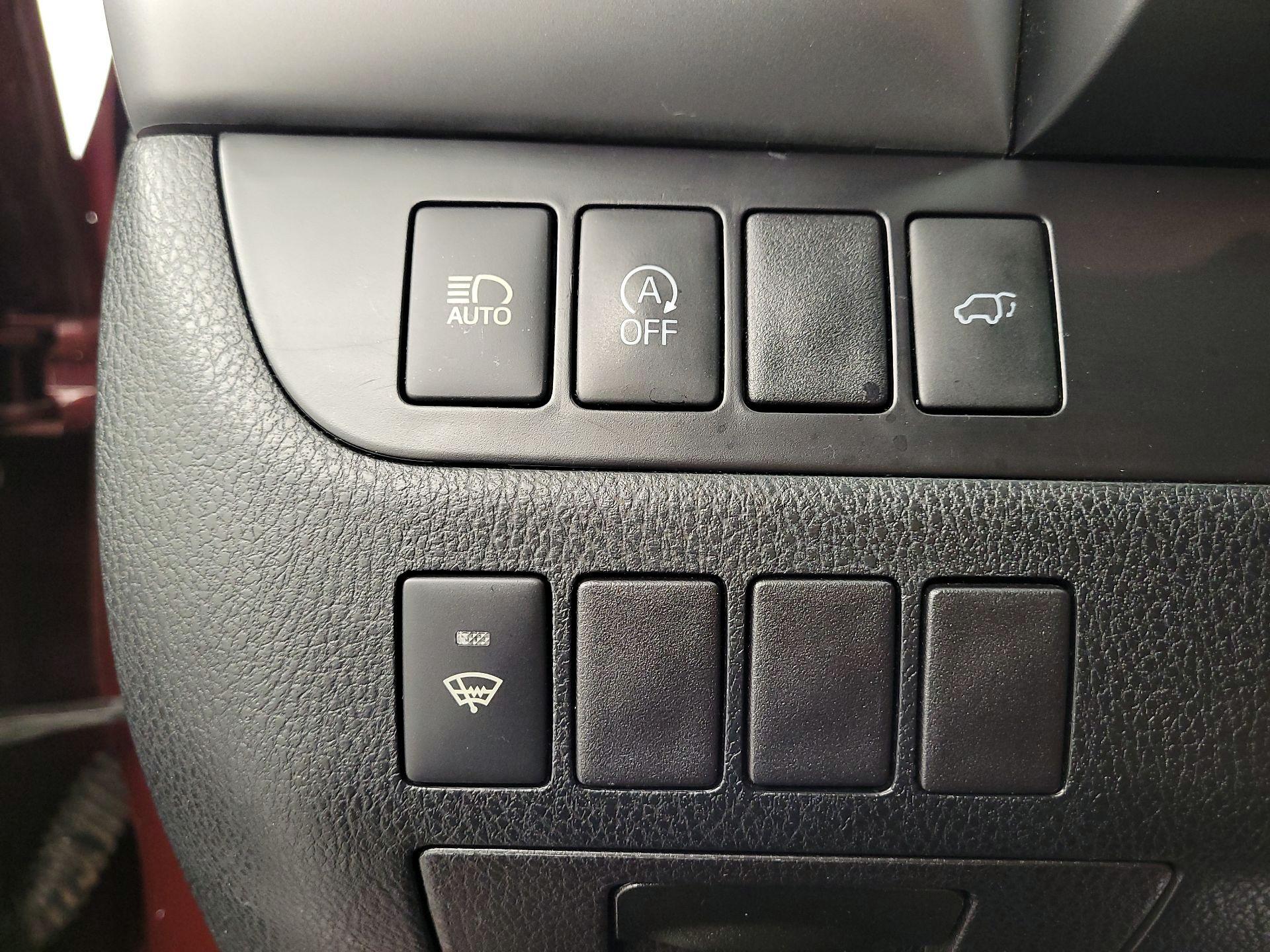 Thumbnail: 2018 Toyota Highlander - 13