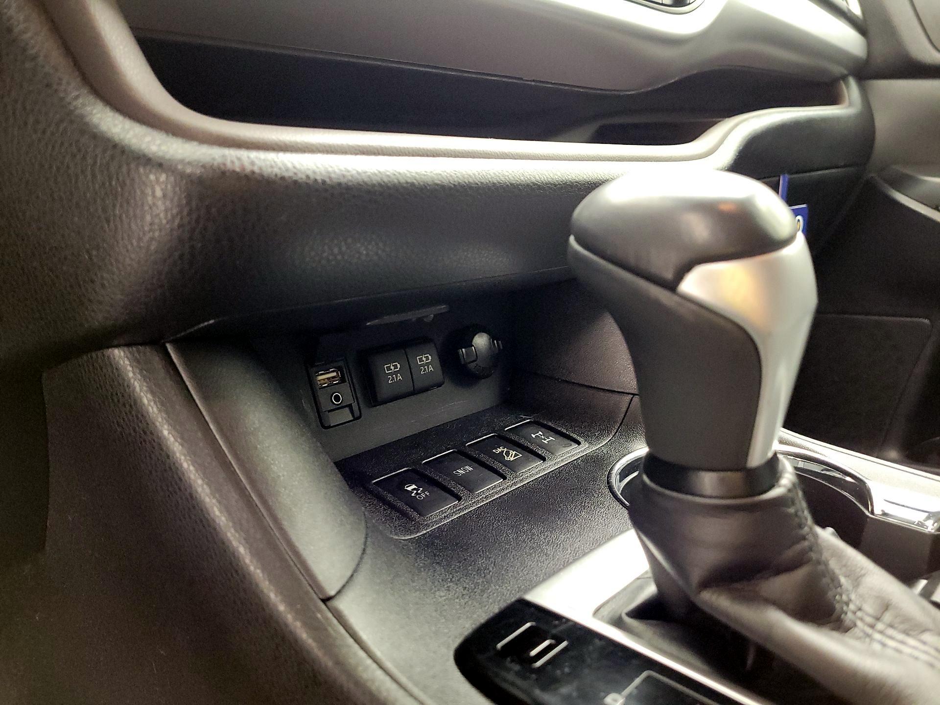 Thumbnail: 2018 Toyota Highlander - 18