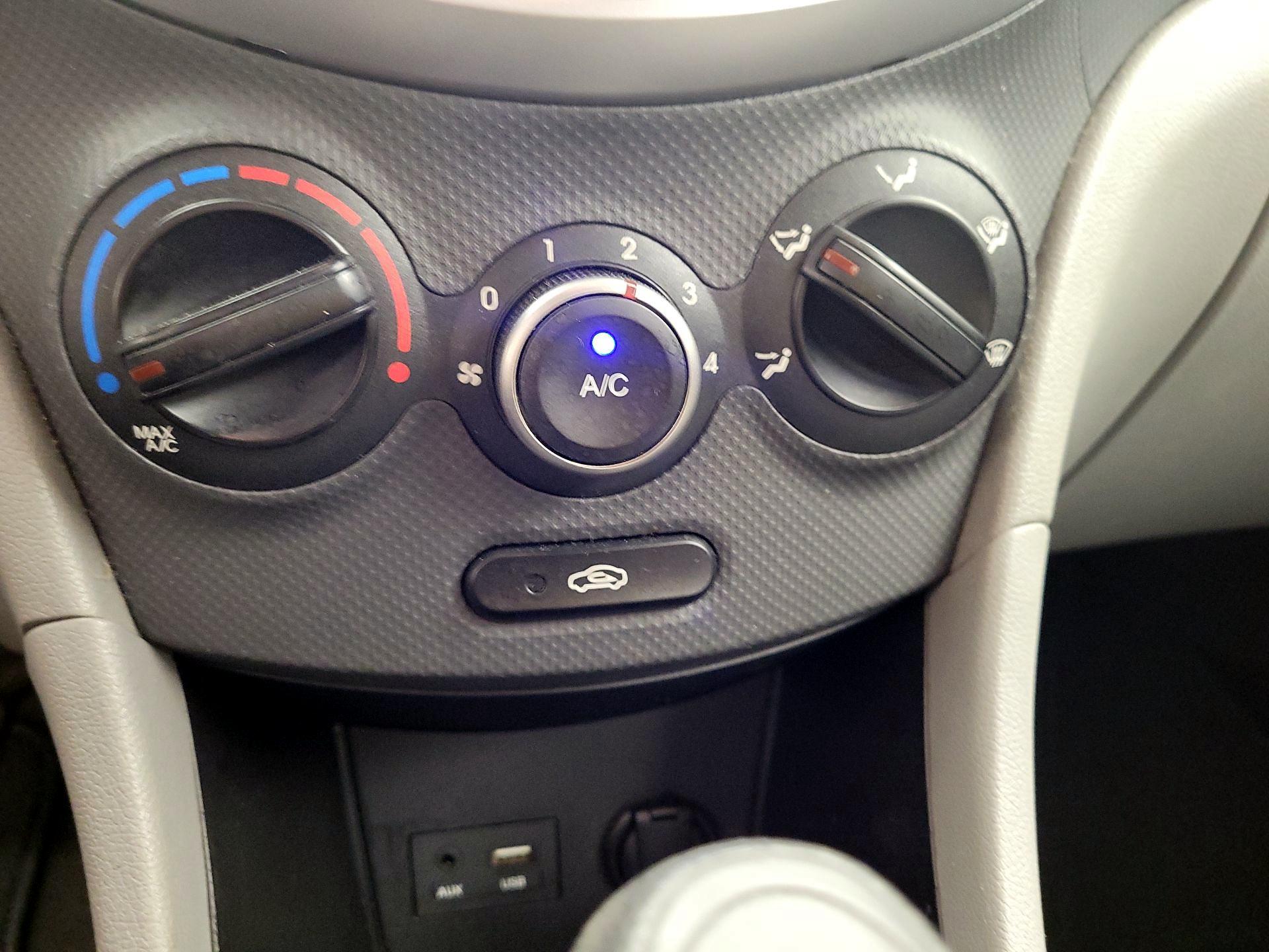 Thumbnail: 2017 Hyundai Accent - 14