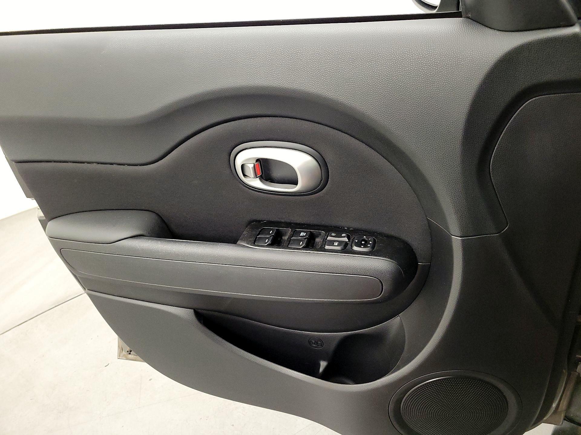 Thumbnail: 2015 Kia Soul - 12