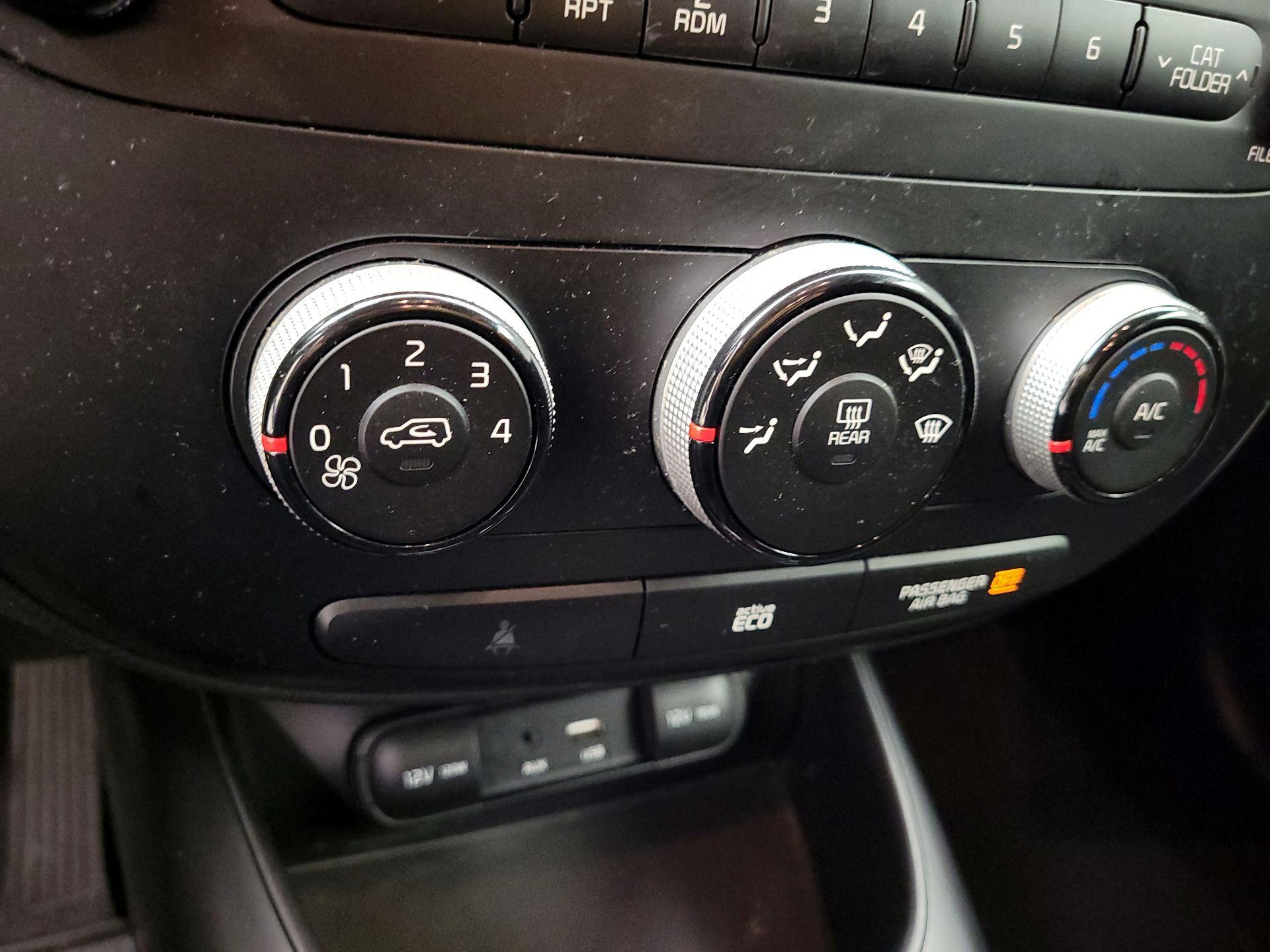 Thumbnail: 2015 Kia Soul - 14