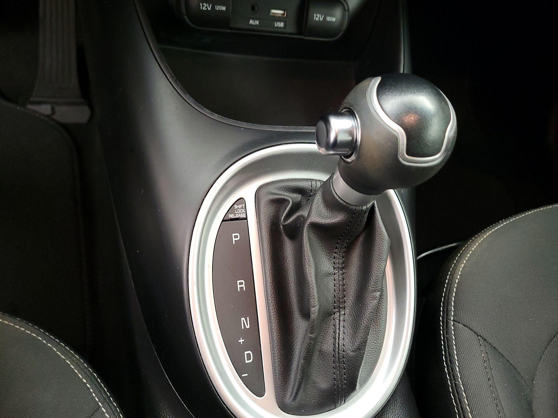 Thumbnail: 2015 Kia Soul - 15