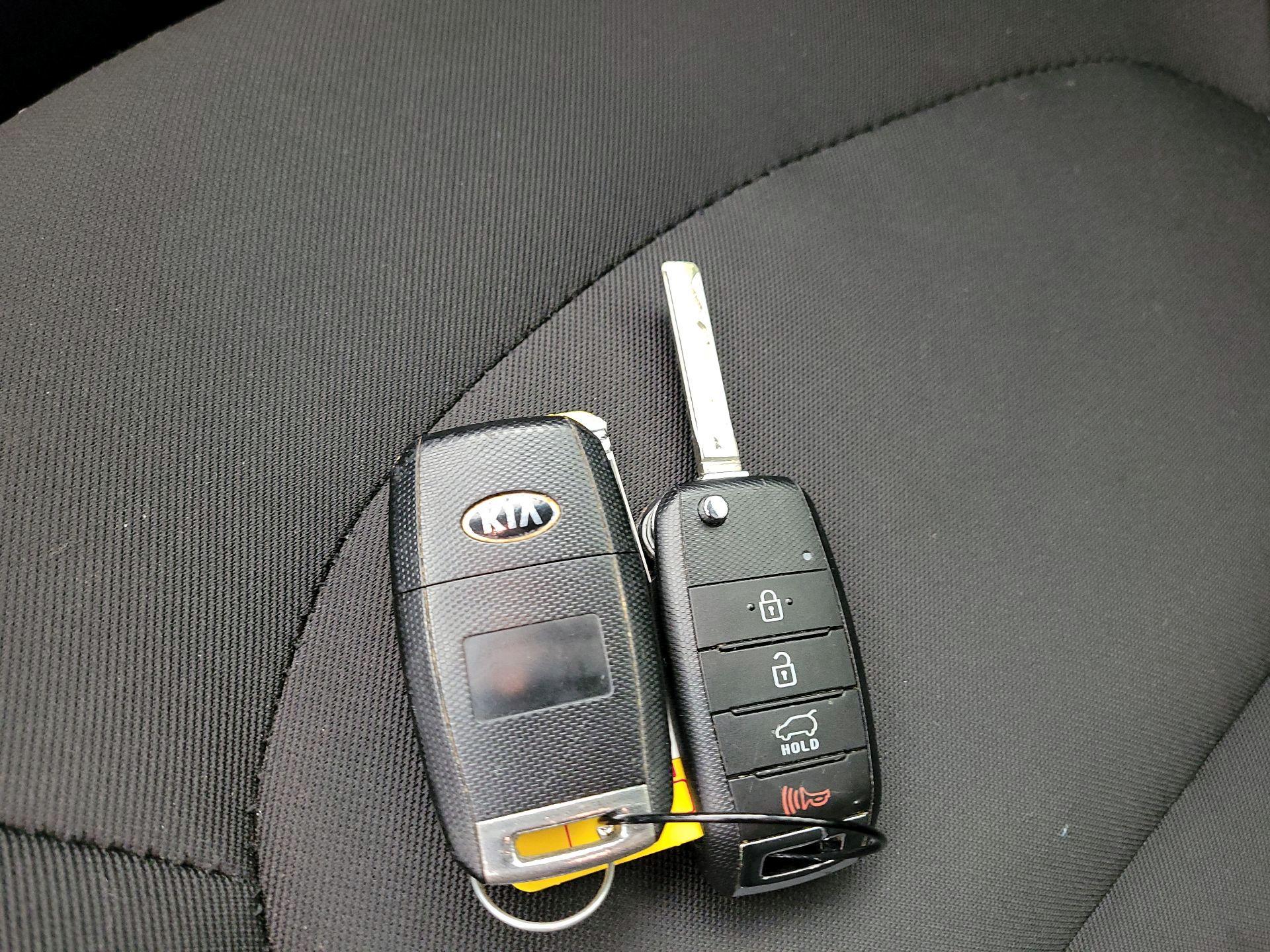 Thumbnail: 2015 Kia Soul - 18