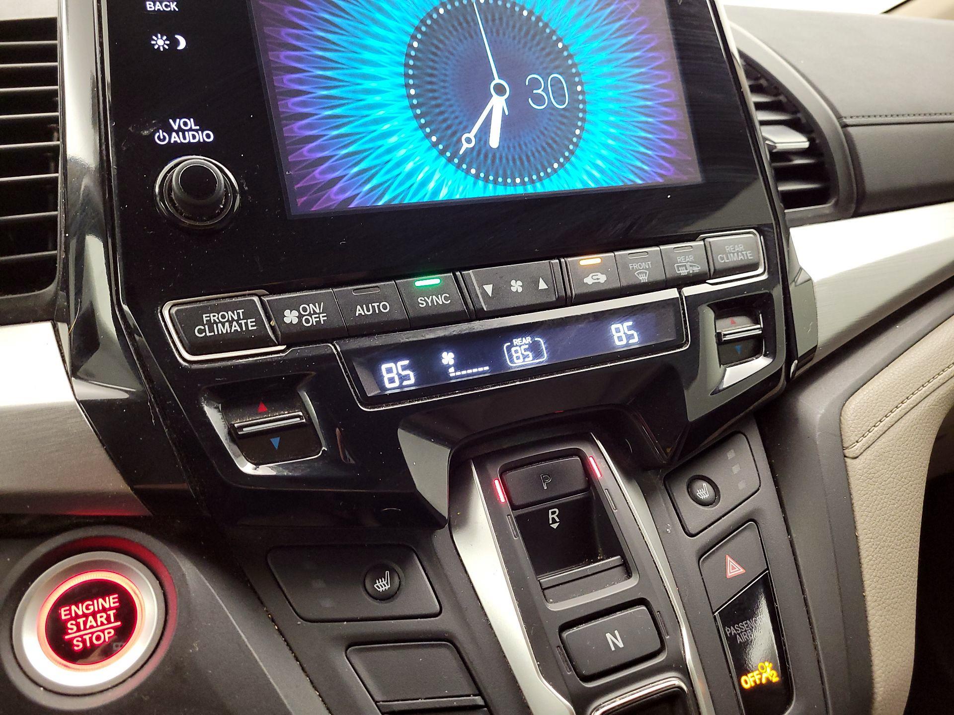 Thumbnail: 2019 Honda Odyssey - 16