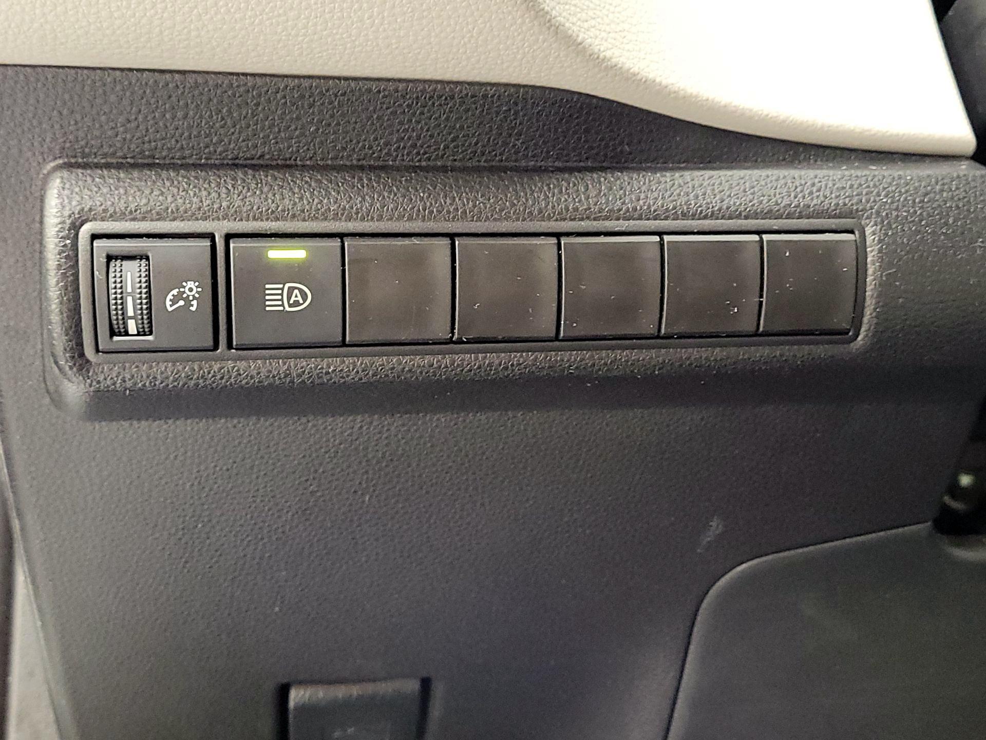 Thumbnail: 2025 Toyota Corolla - 13