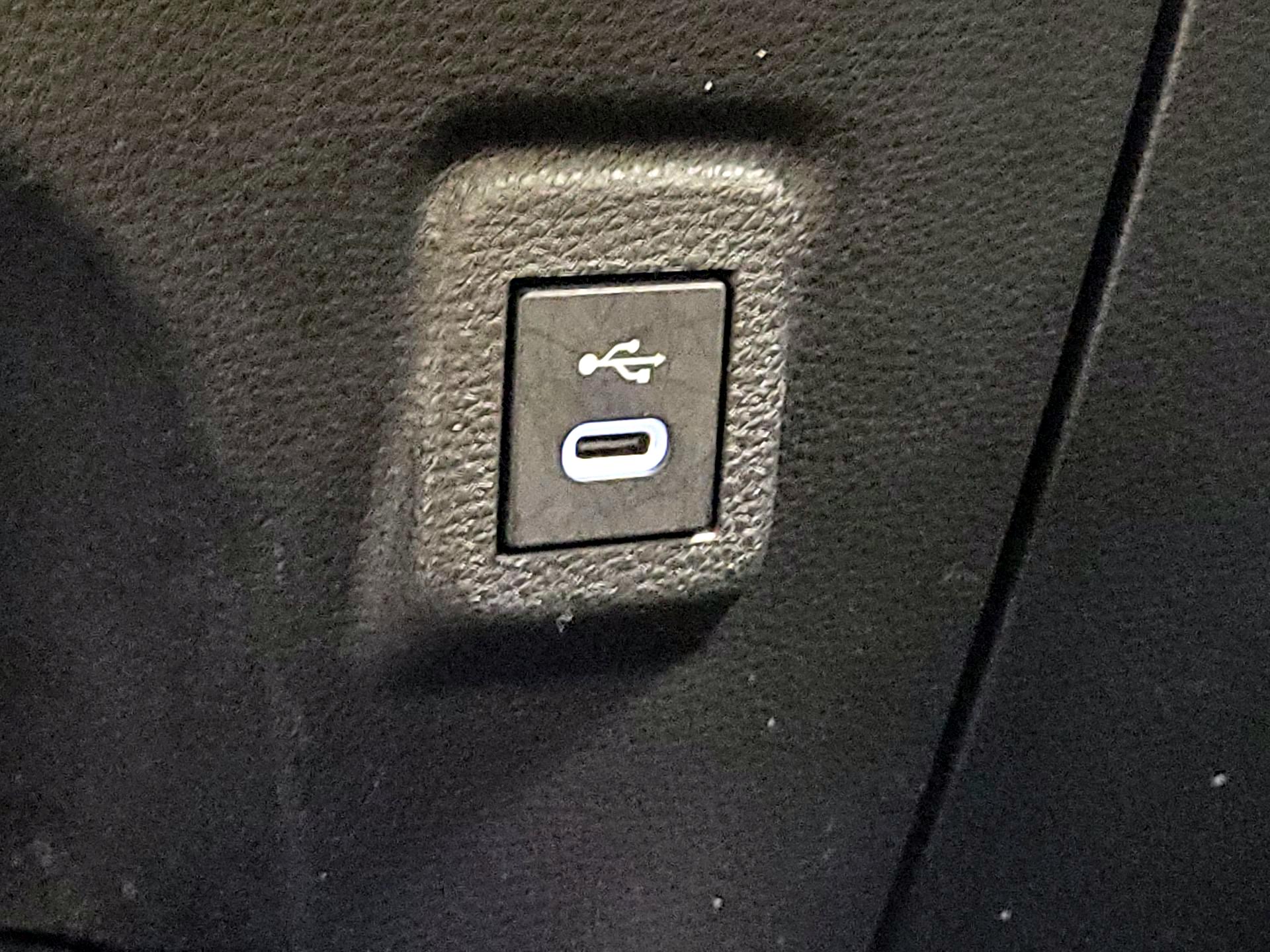 Thumbnail: 2025 Toyota Corolla - 18