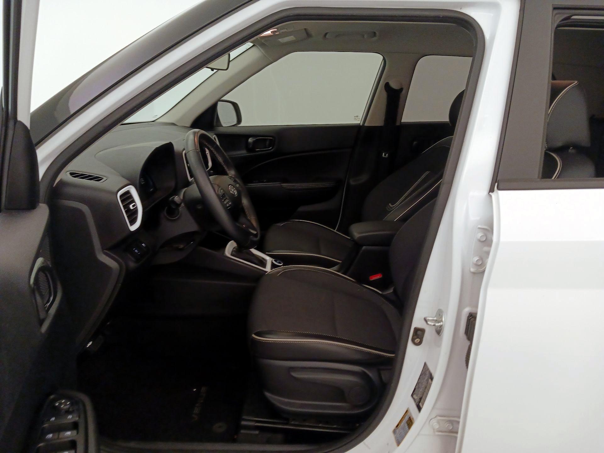 Thumbnail: 2023 Hyundai Venue - 11