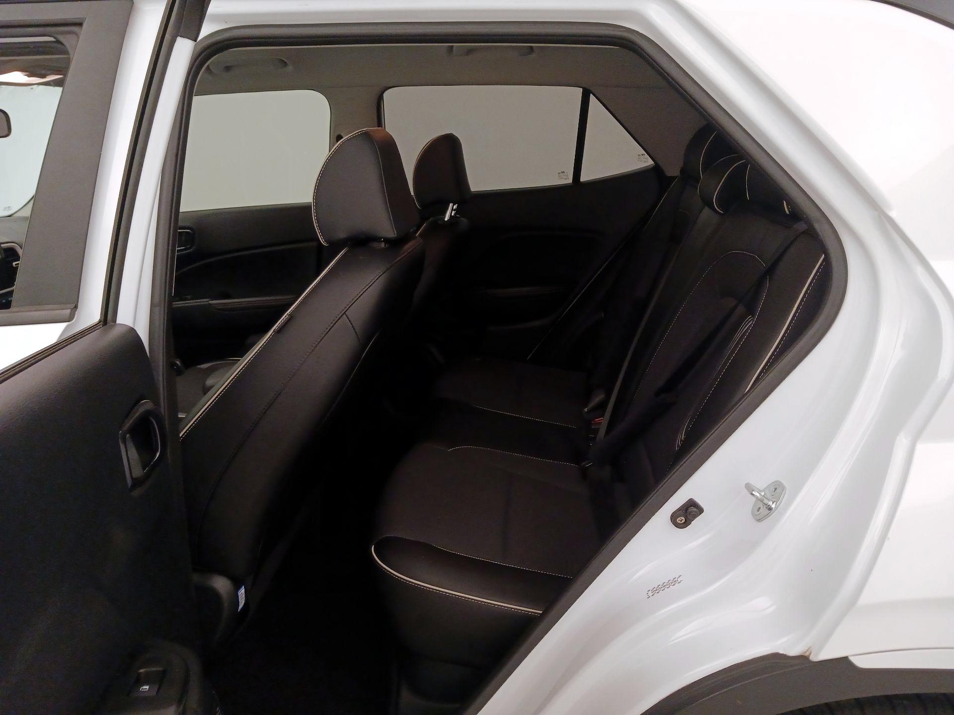 Thumbnail: 2023 Hyundai Venue - 20