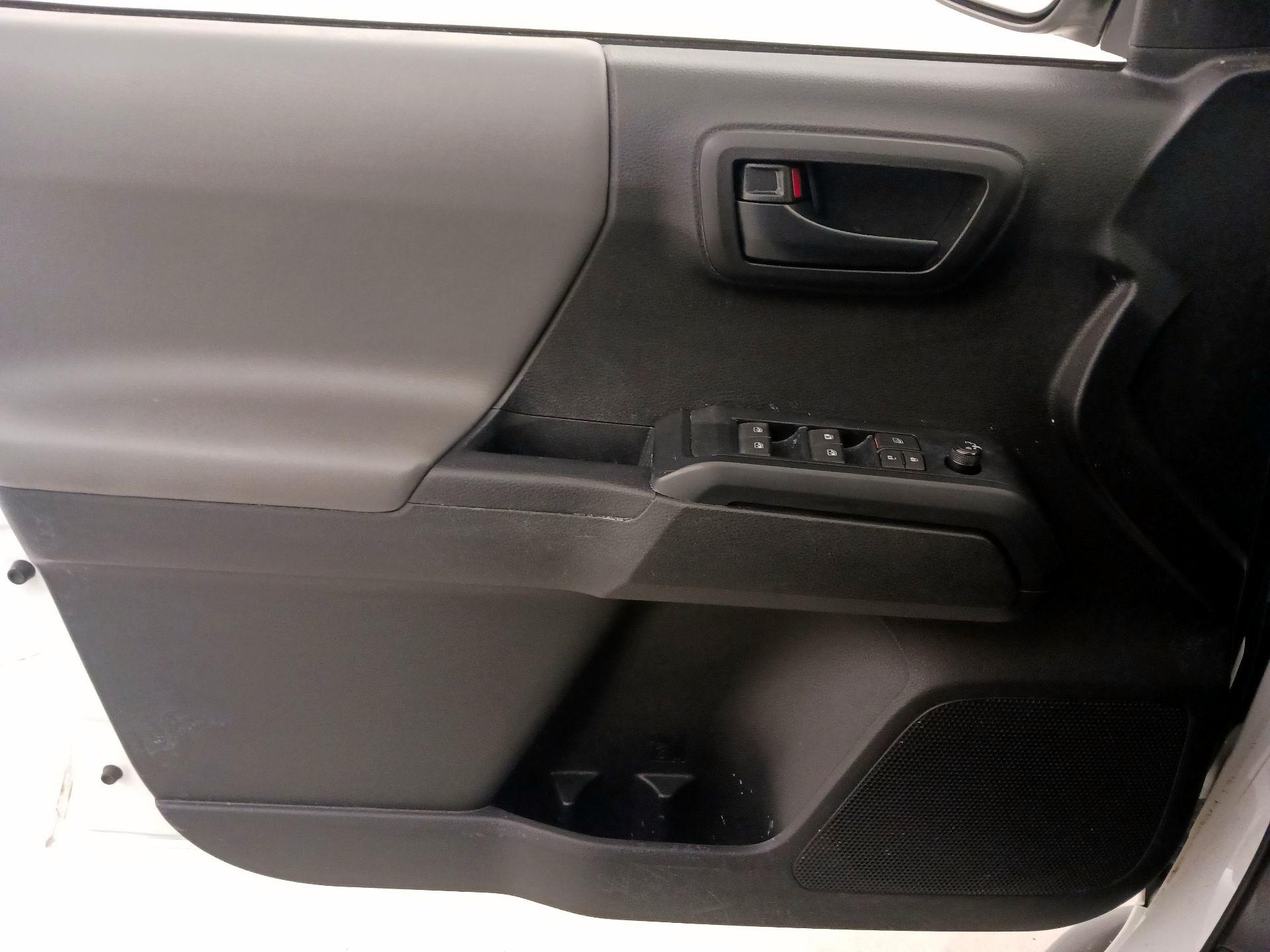 Thumbnail: 2021 Toyota Tacoma - 12