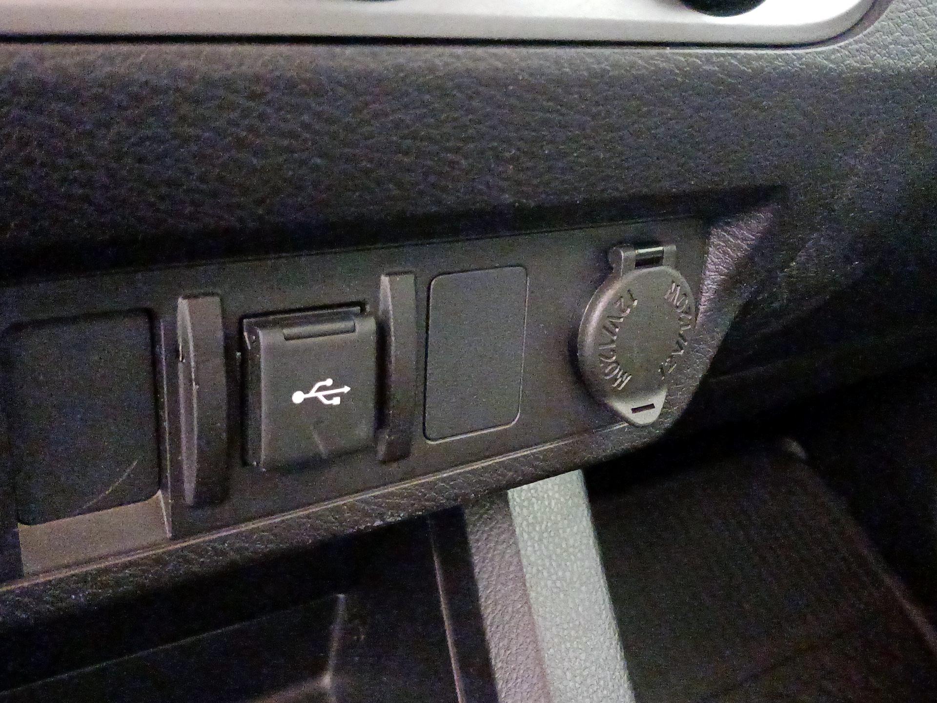 Thumbnail: 2021 Toyota Tacoma - 18