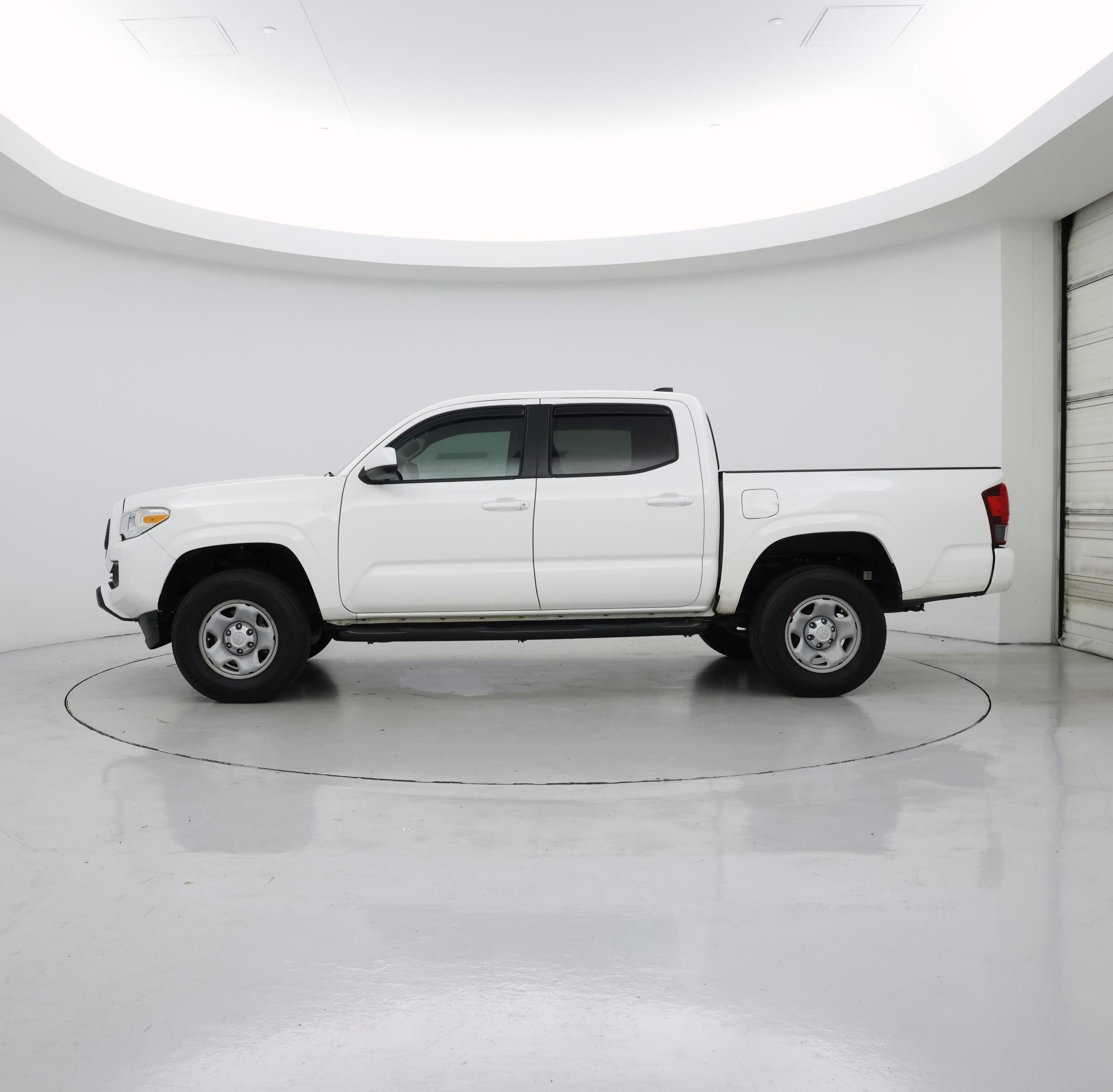 Thumbnail: 2021 Toyota Tacoma - 3