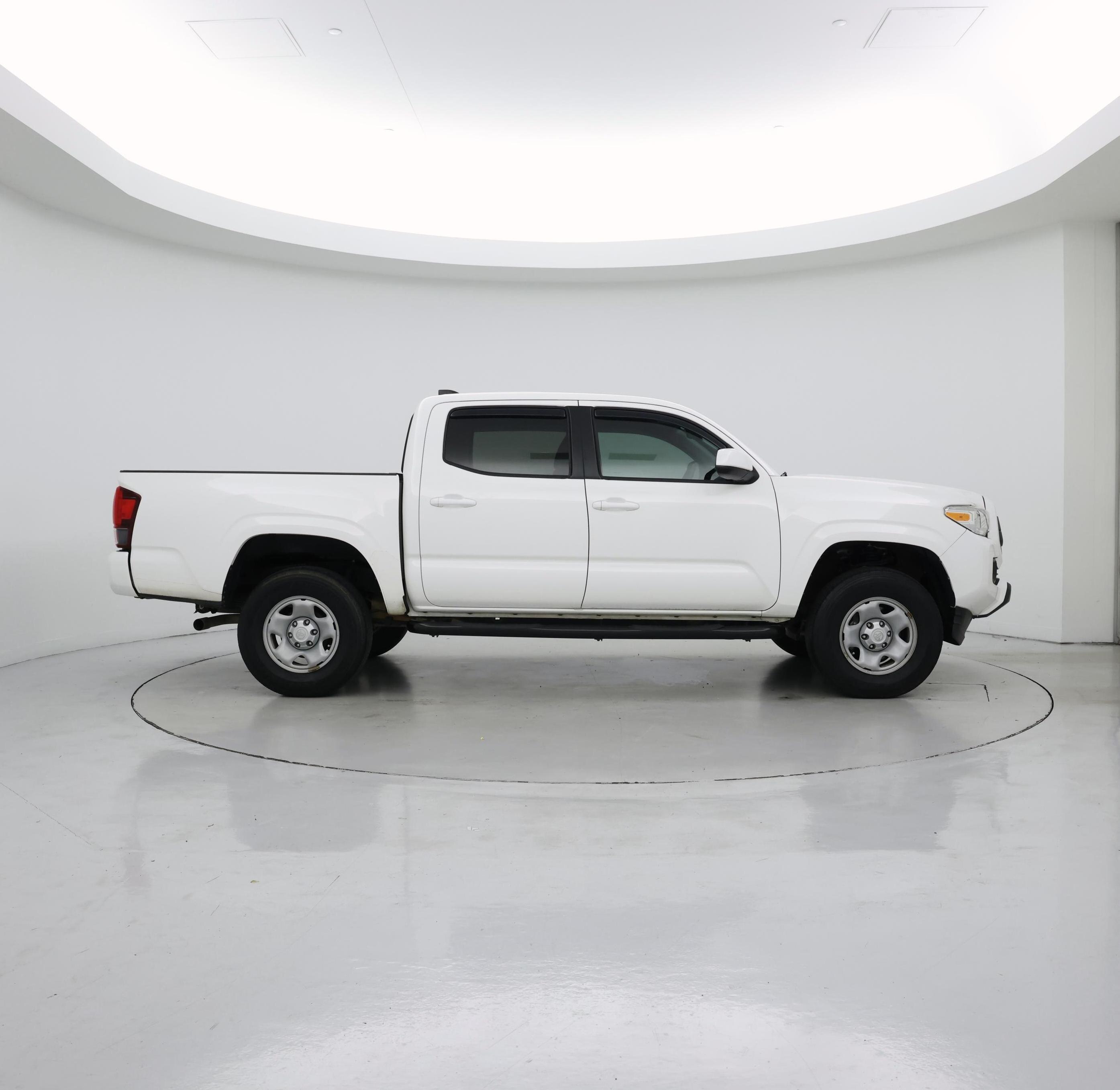 Thumbnail: 2021 Toyota Tacoma - 7