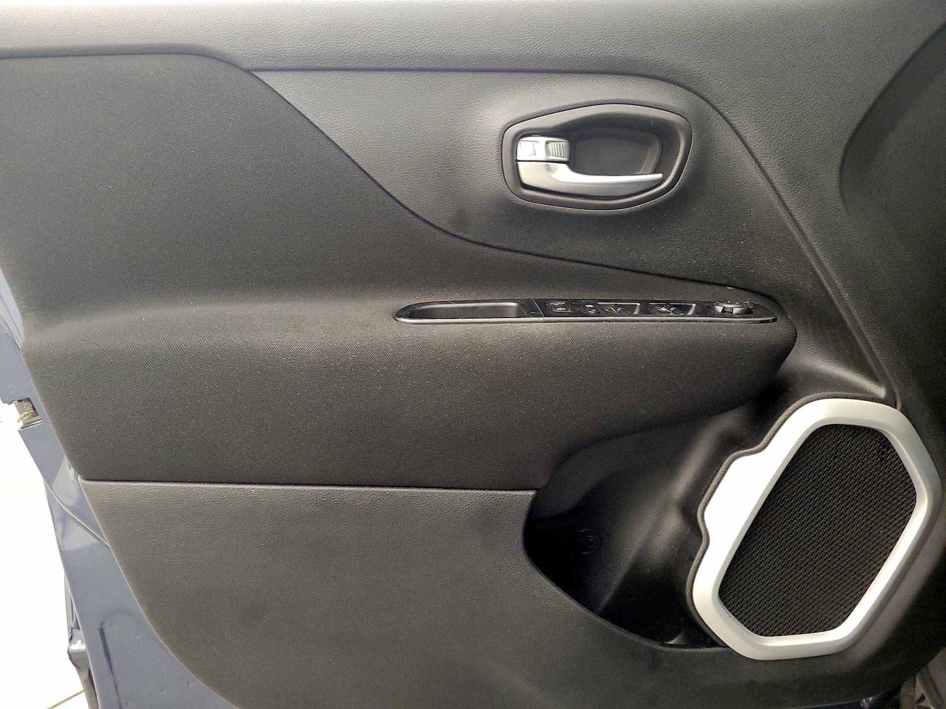 Thumbnail: 2020 Jeep Renegade - 12