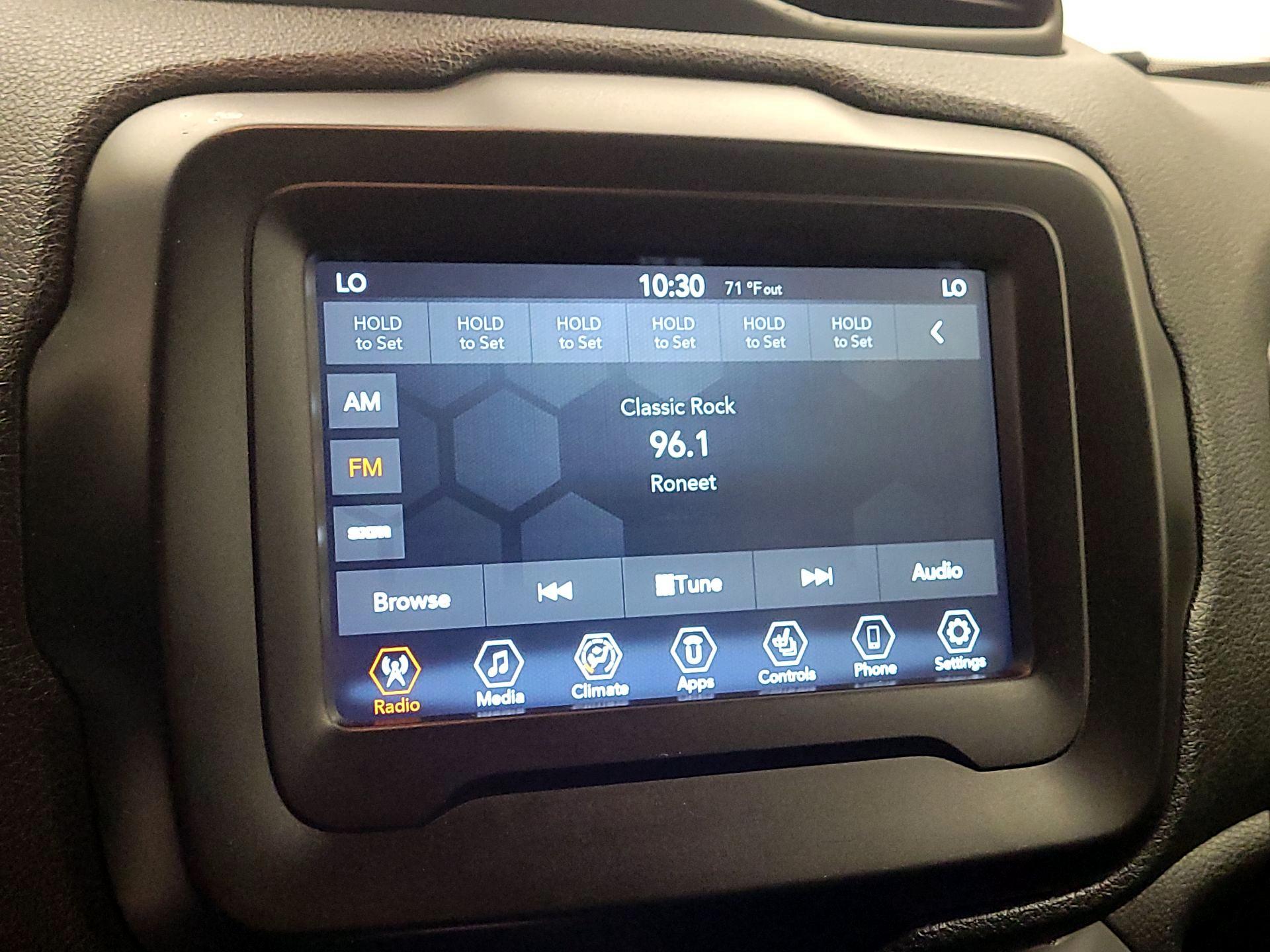 Thumbnail: 2020 Jeep Renegade - 15