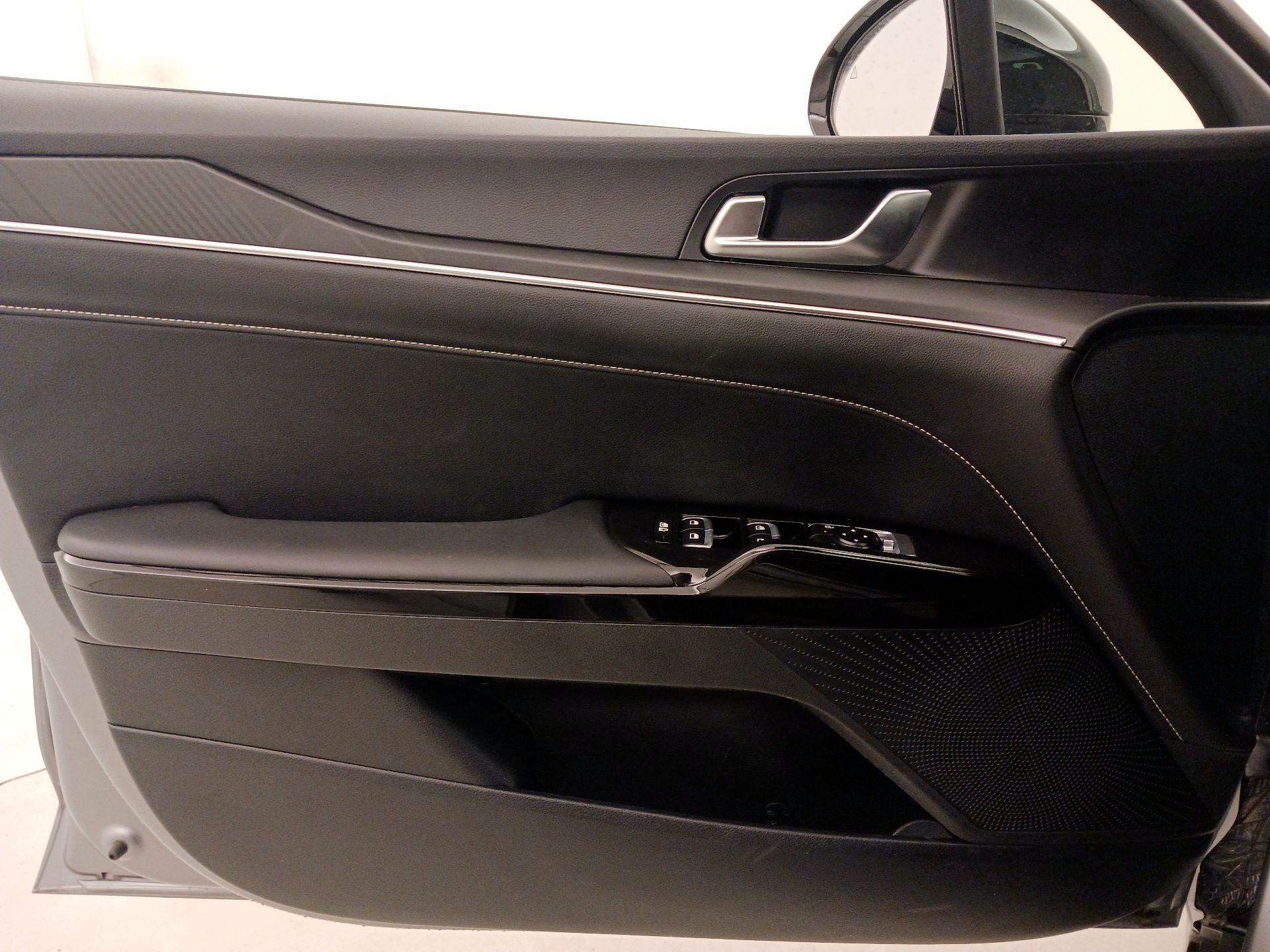 Thumbnail: 2025 Kia K5 - 12