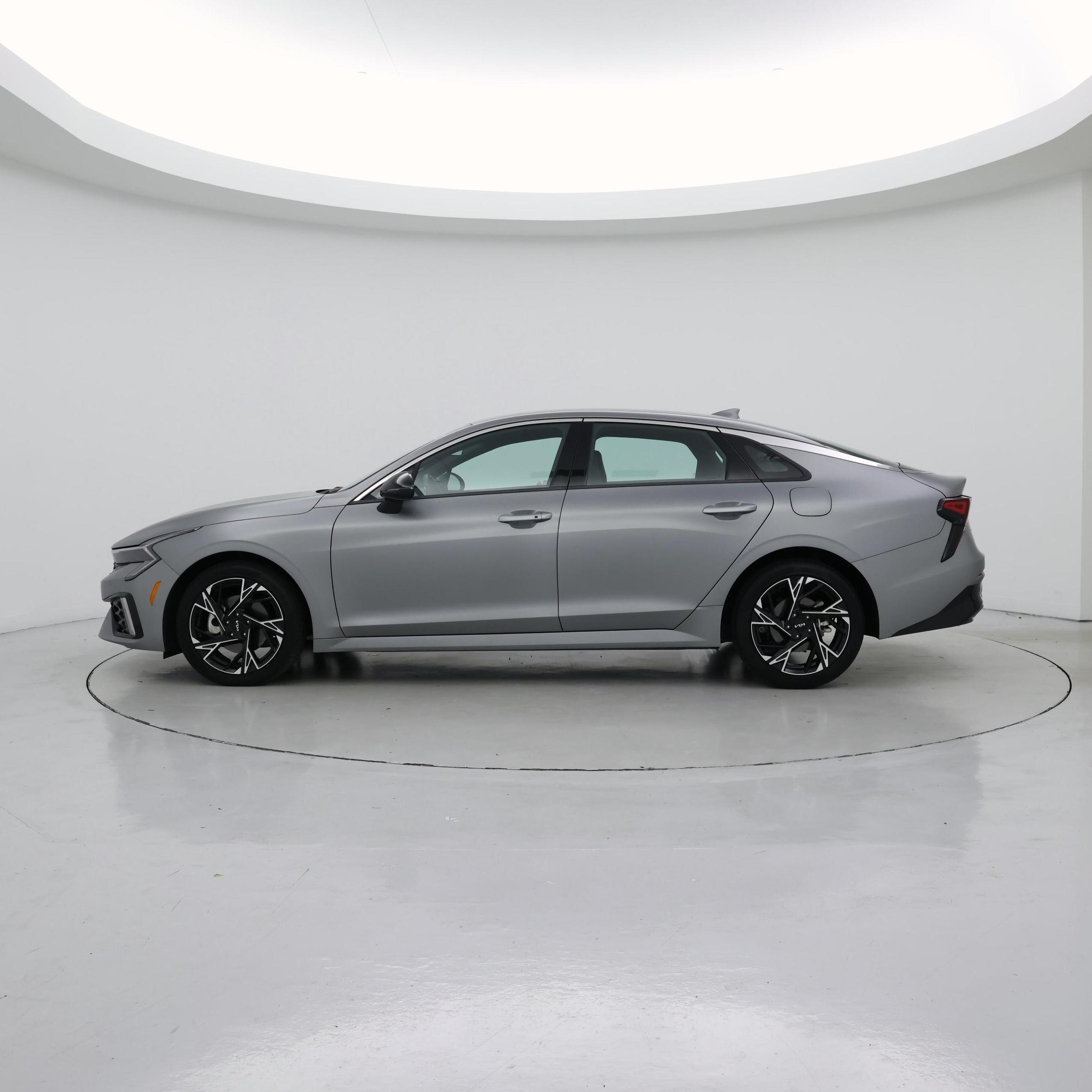 Thumbnail: 2025 Kia K5 - 3