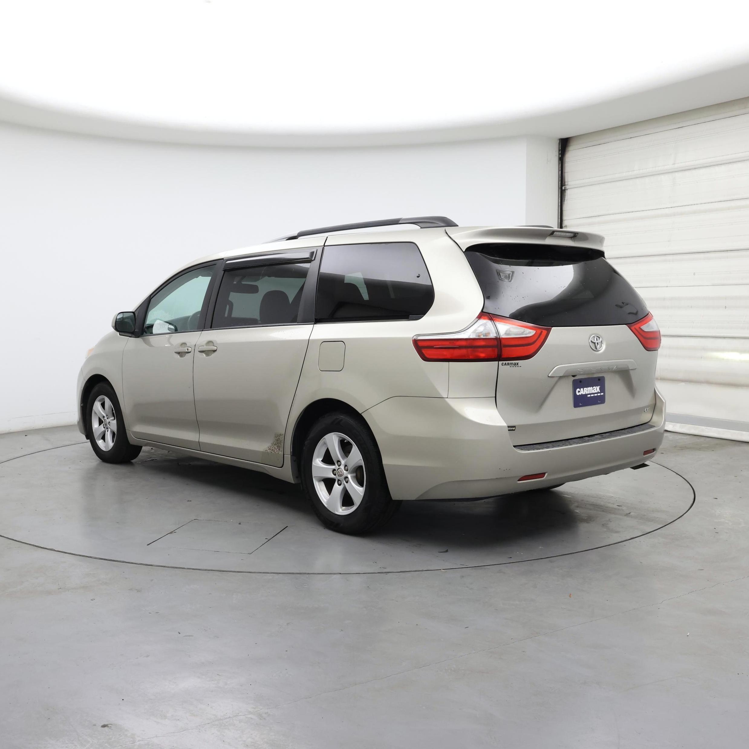 Thumbnail: 2015 Toyota Sienna - 2