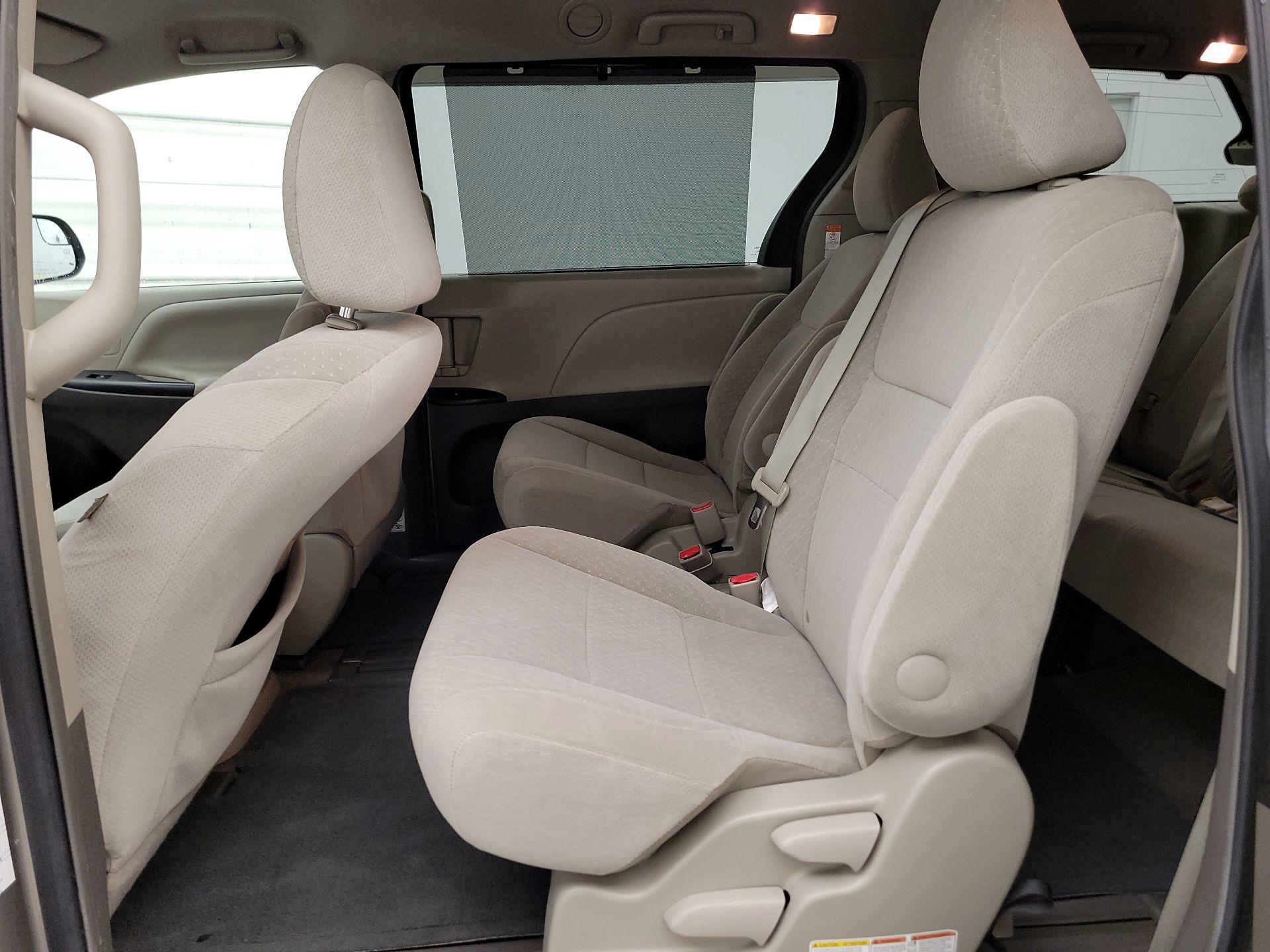 Thumbnail: 2015 Toyota Sienna - 19