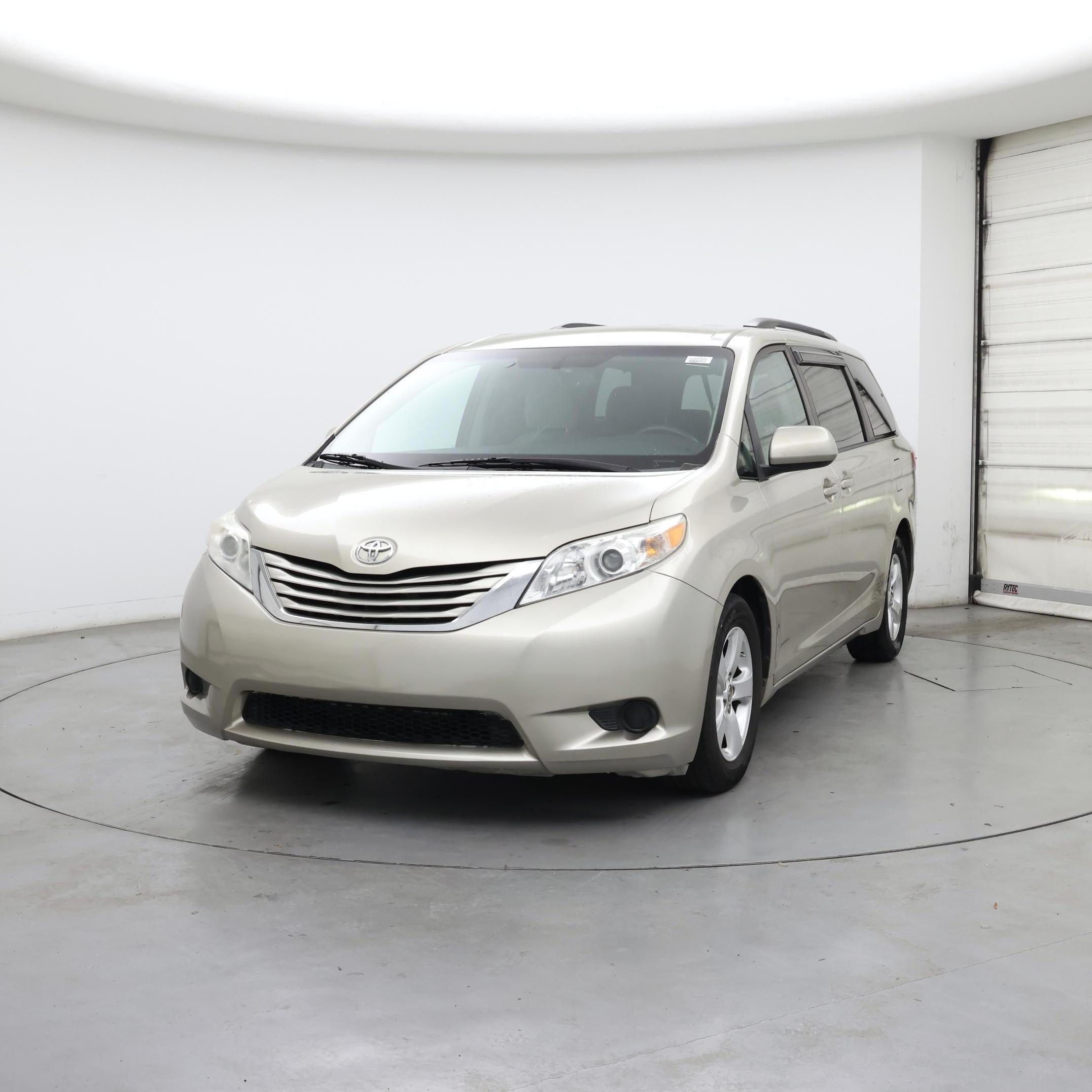 Thumbnail: 2015 Toyota Sienna - 4