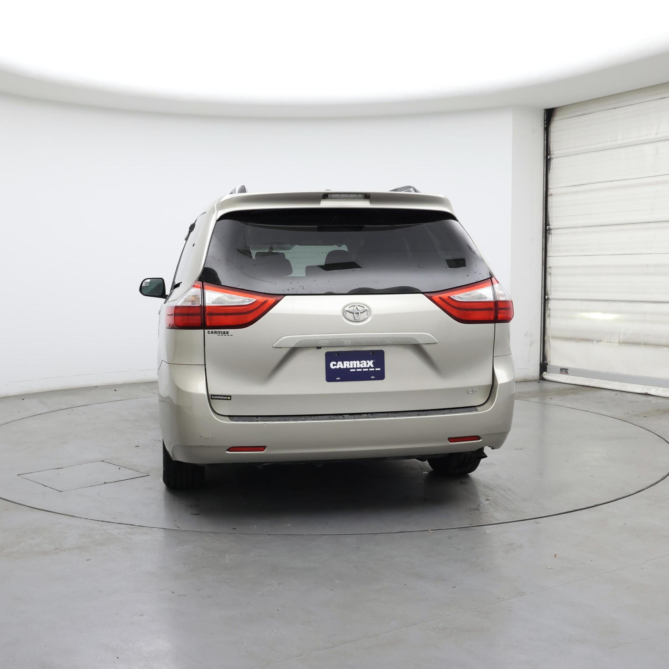 Thumbnail: 2015 Toyota Sienna - 6