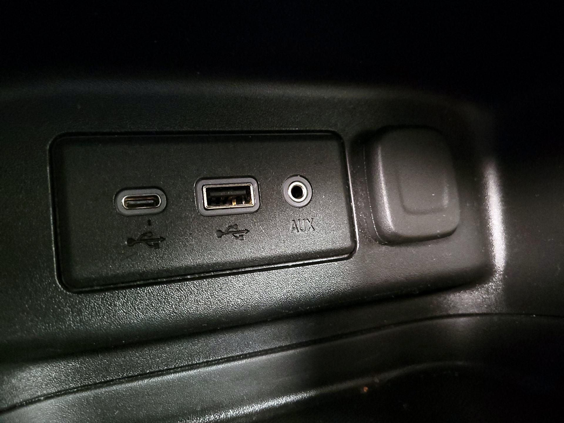 Thumbnail: 2021 Chevrolet Equinox - 18