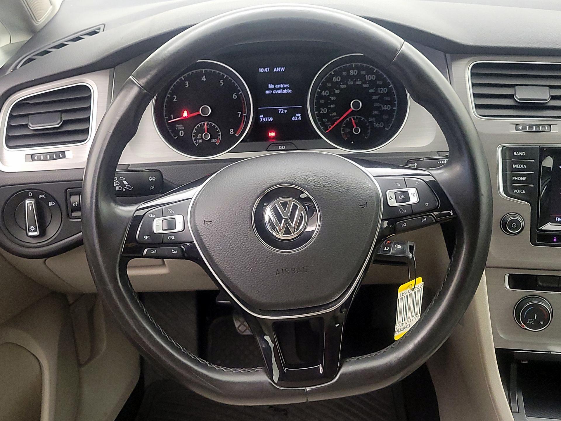 Thumbnail: 2015 Volkswagen Golf - 10