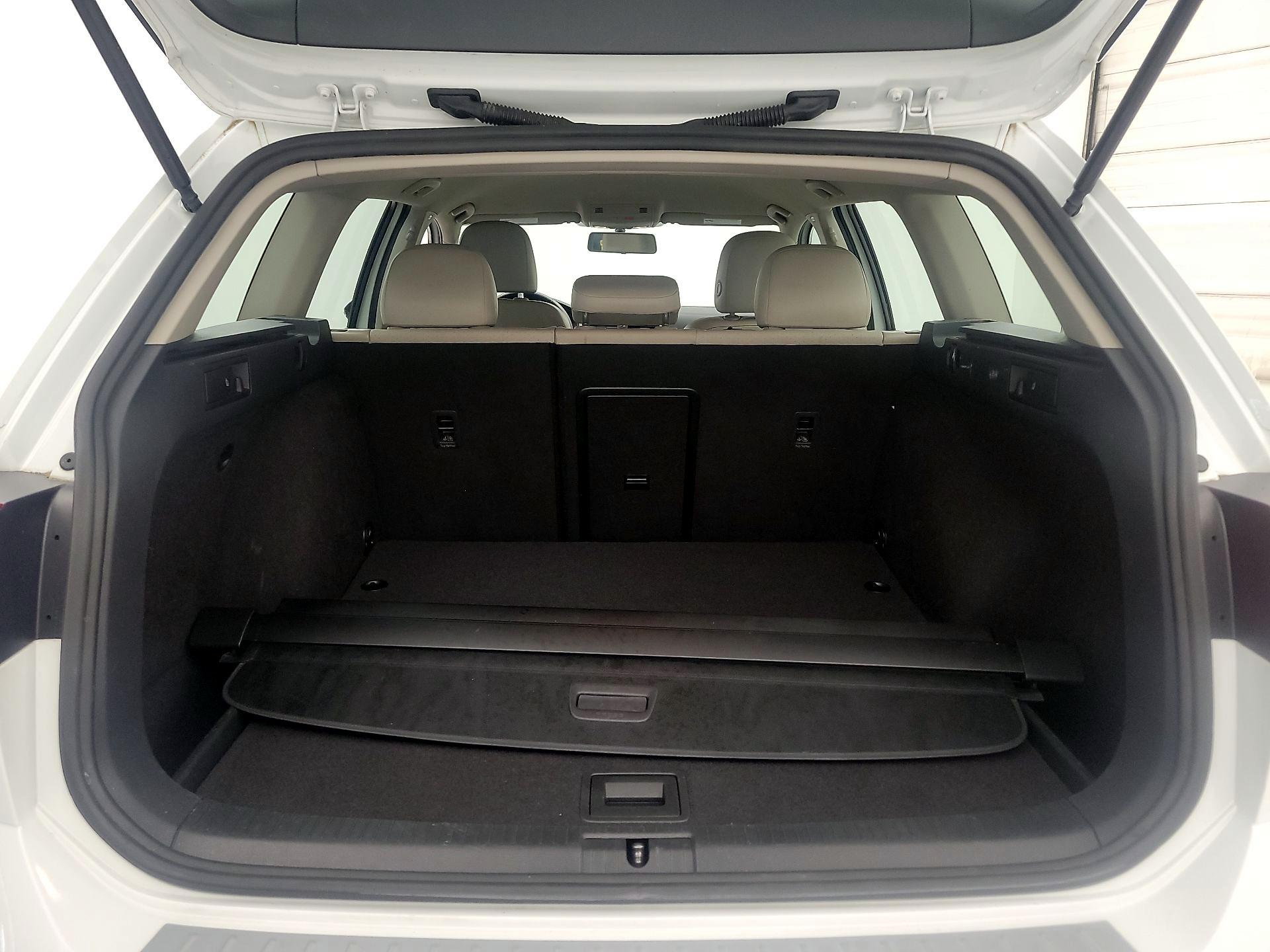 Thumbnail: 2015 Volkswagen Golf - 18