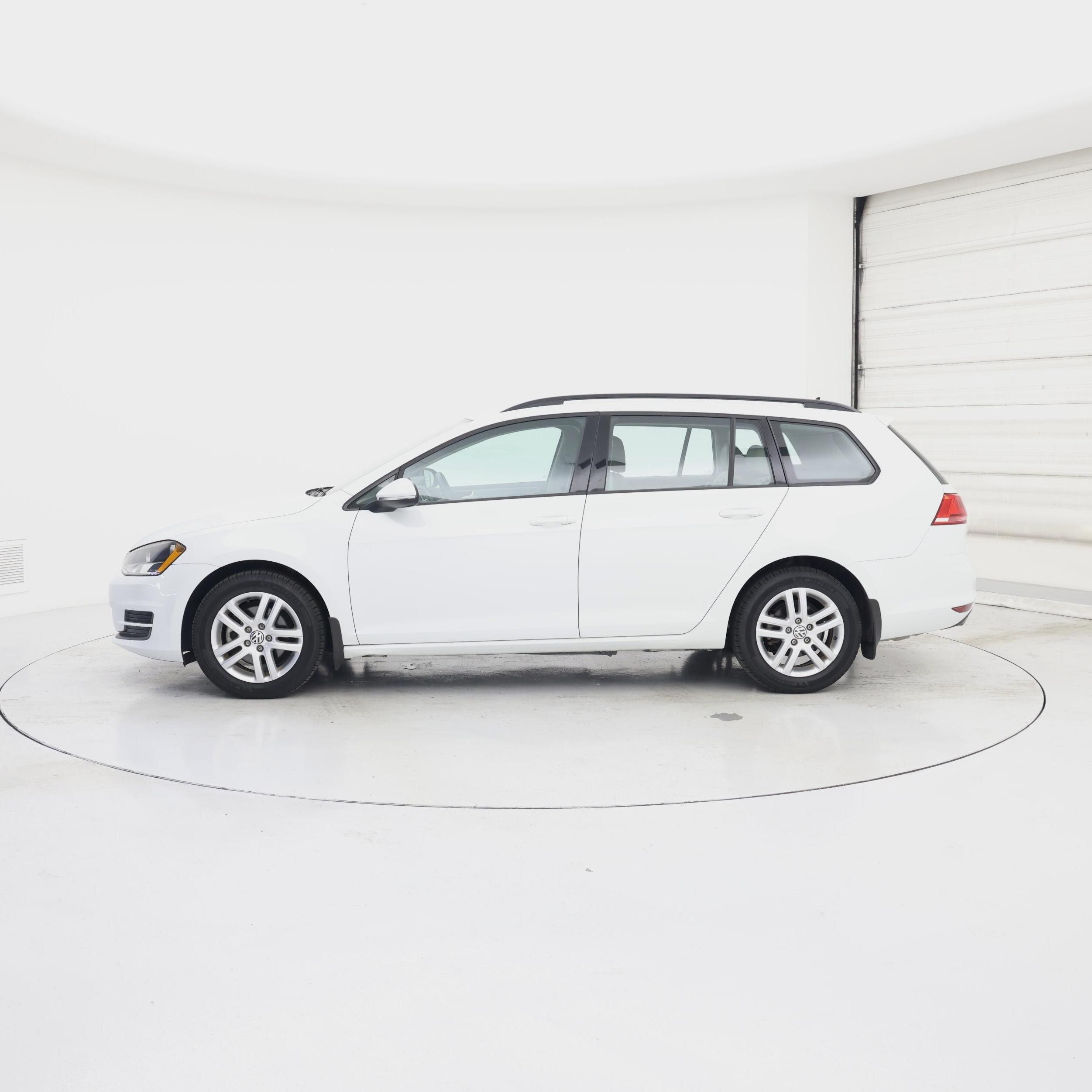 Thumbnail: 2015 Volkswagen Golf - 3