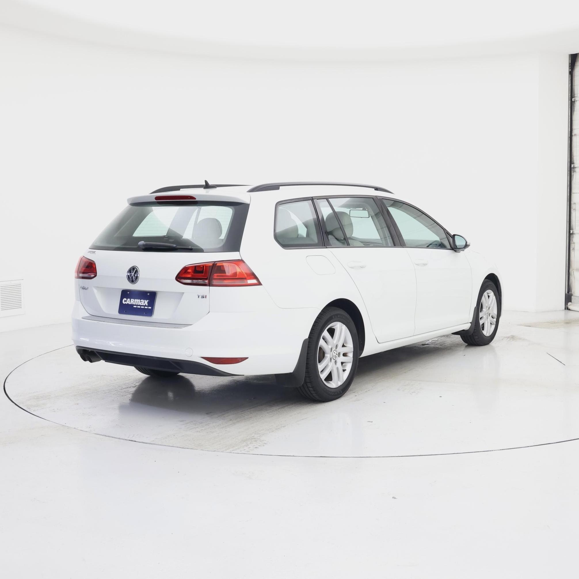 Thumbnail: 2015 Volkswagen Golf - 8