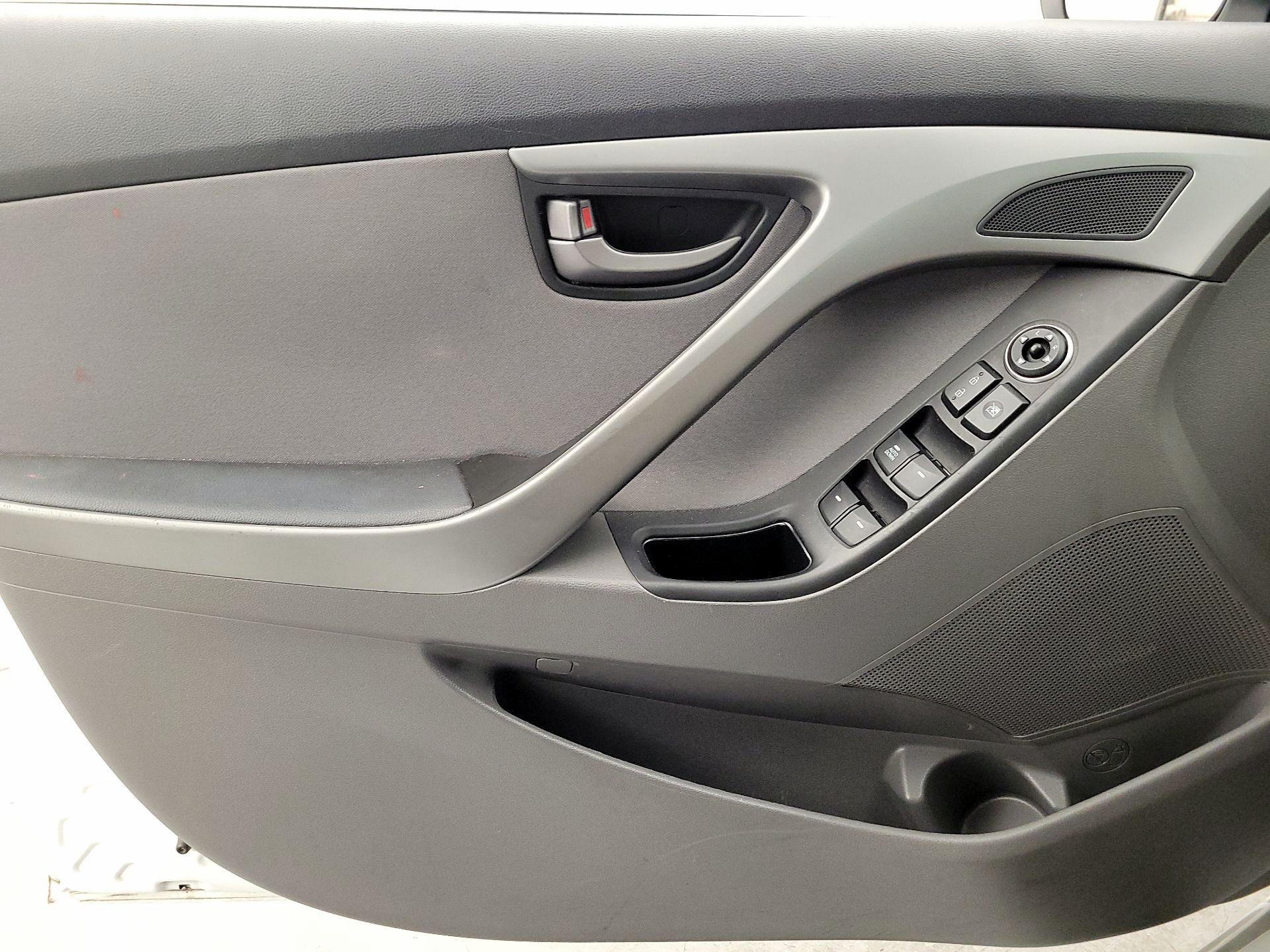 Thumbnail: 2014 Hyundai Elantra - 12