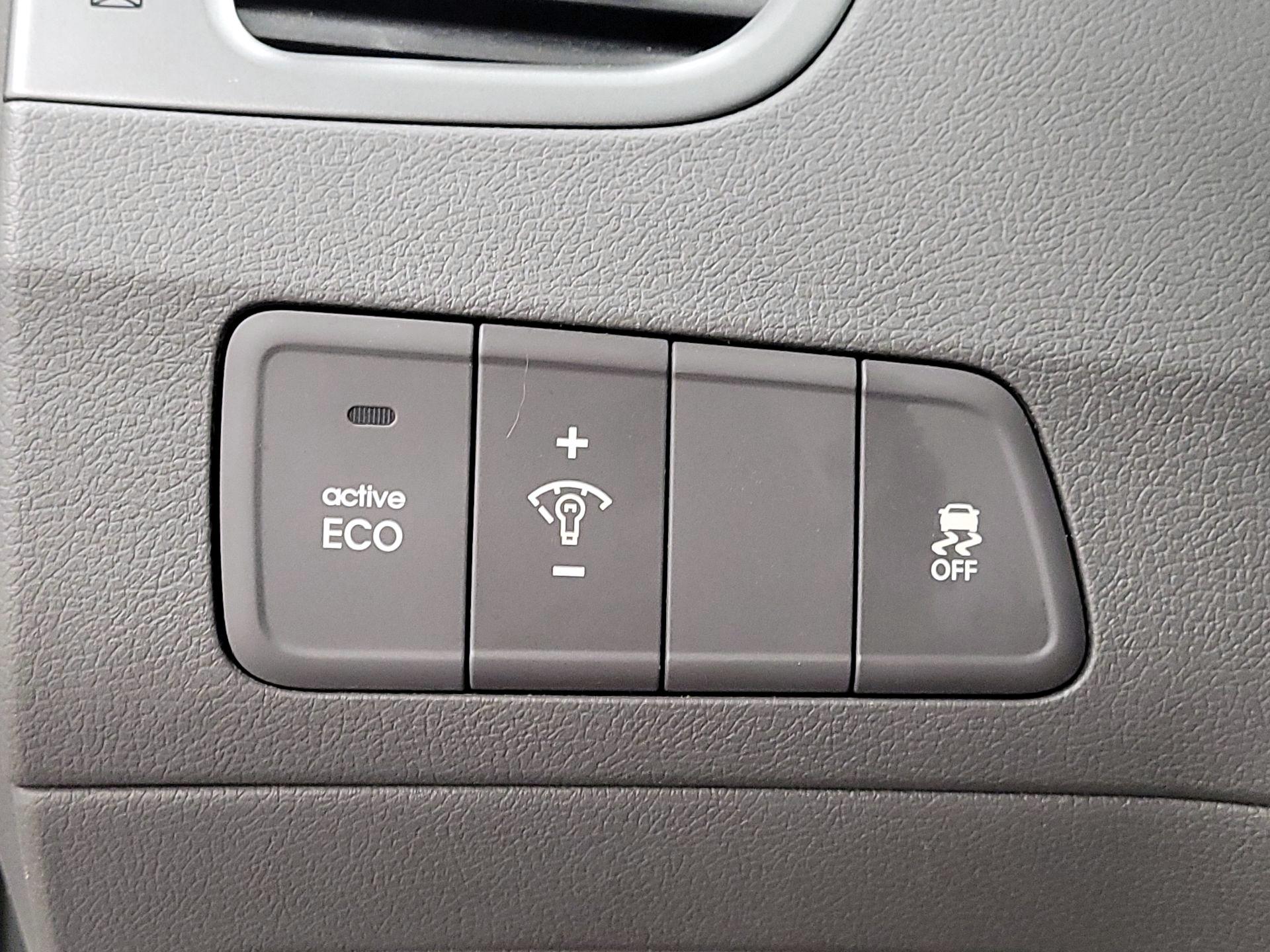 Thumbnail: 2014 Hyundai Elantra - 13