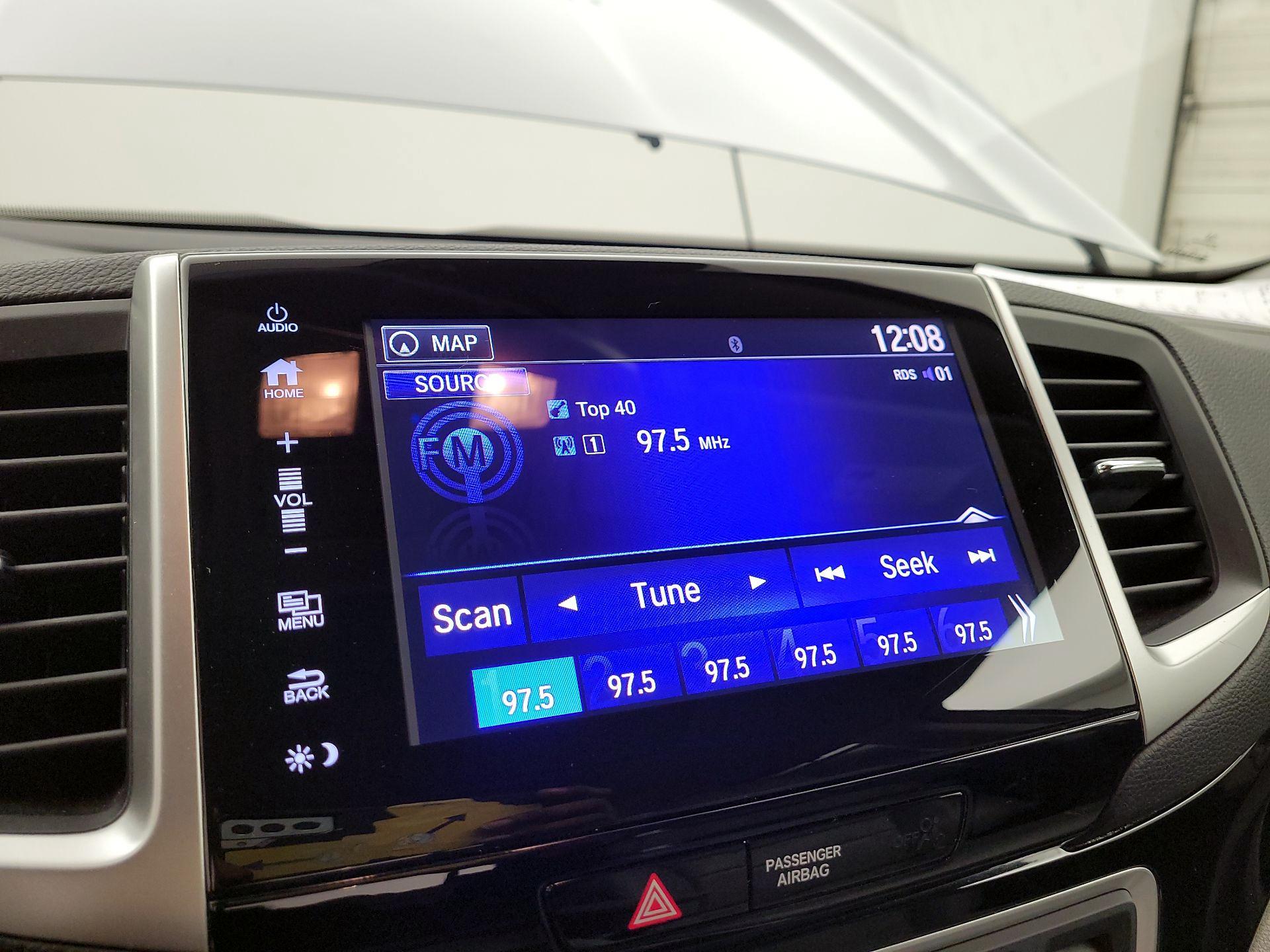 Thumbnail: 2017 Honda Pilot - 13