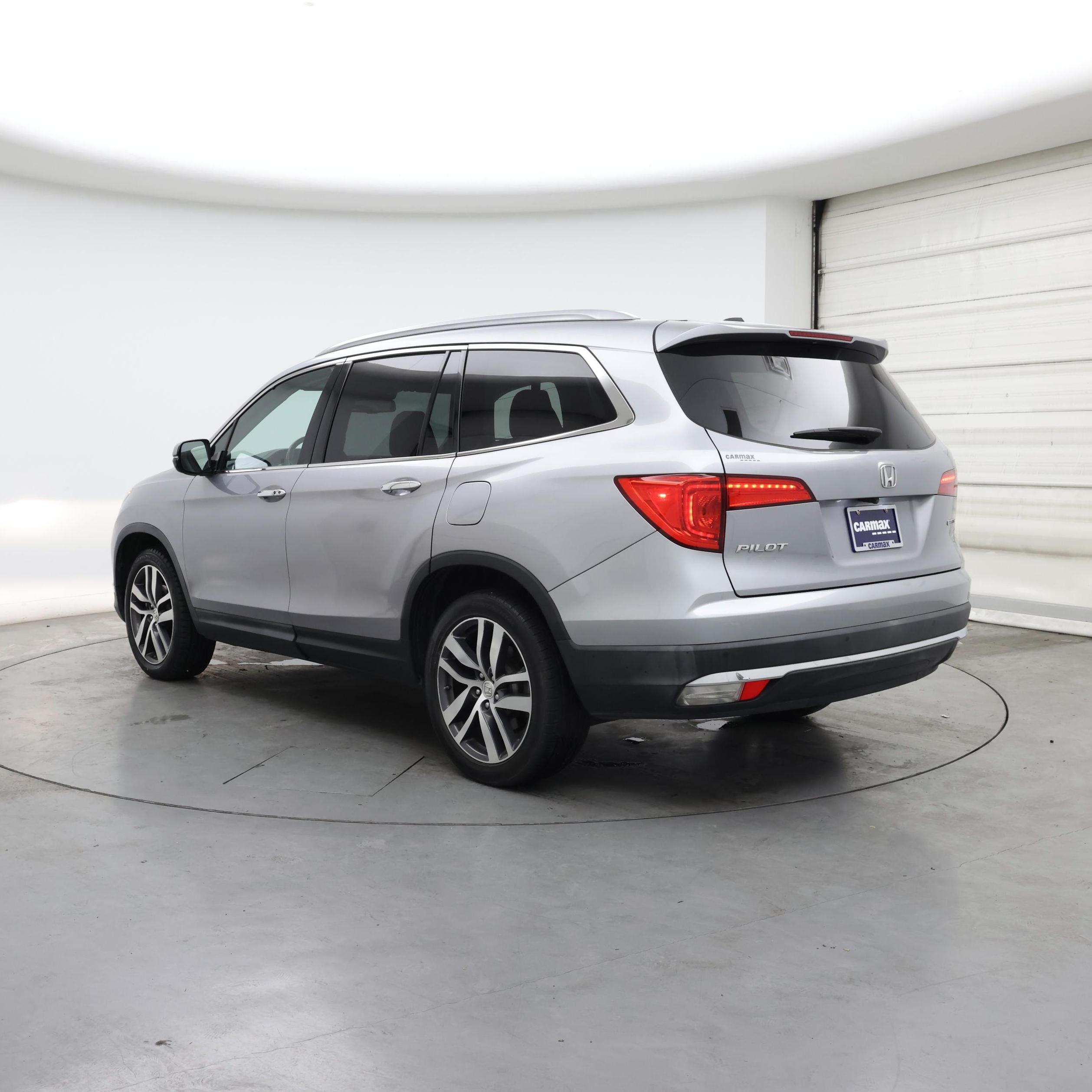 Thumbnail: 2017 Honda Pilot - 2