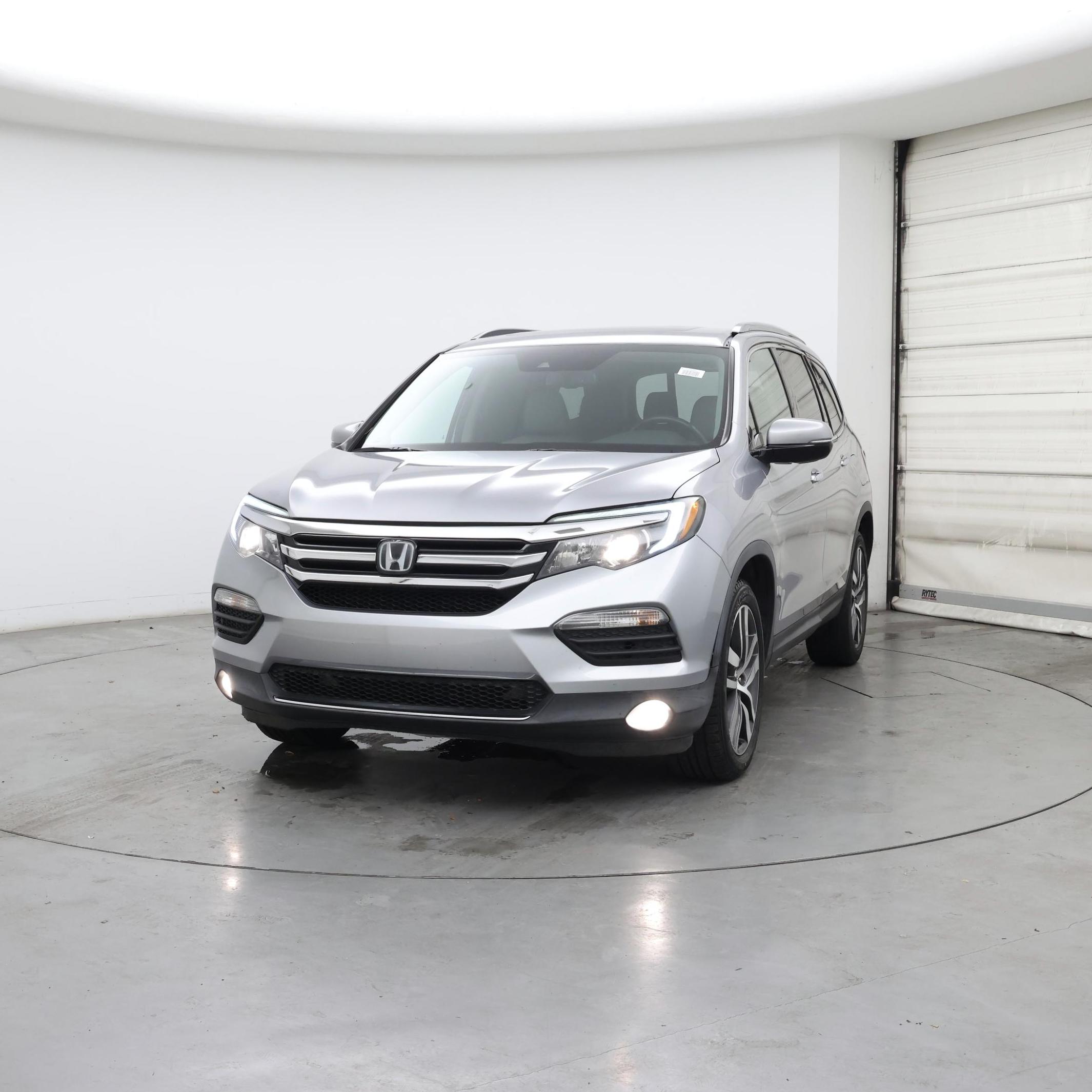 Thumbnail: 2017 Honda Pilot - 4