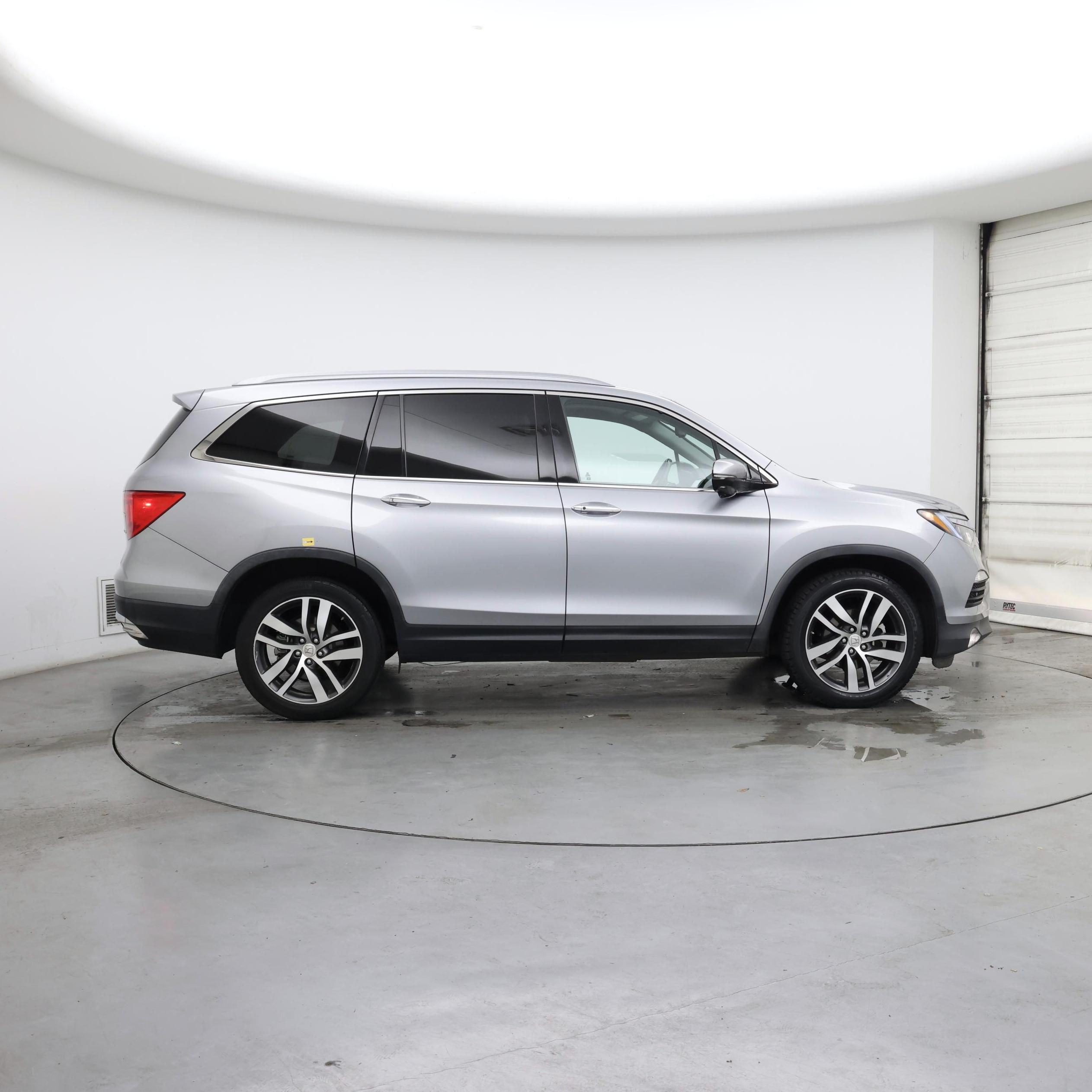 Thumbnail: 2017 Honda Pilot - 7