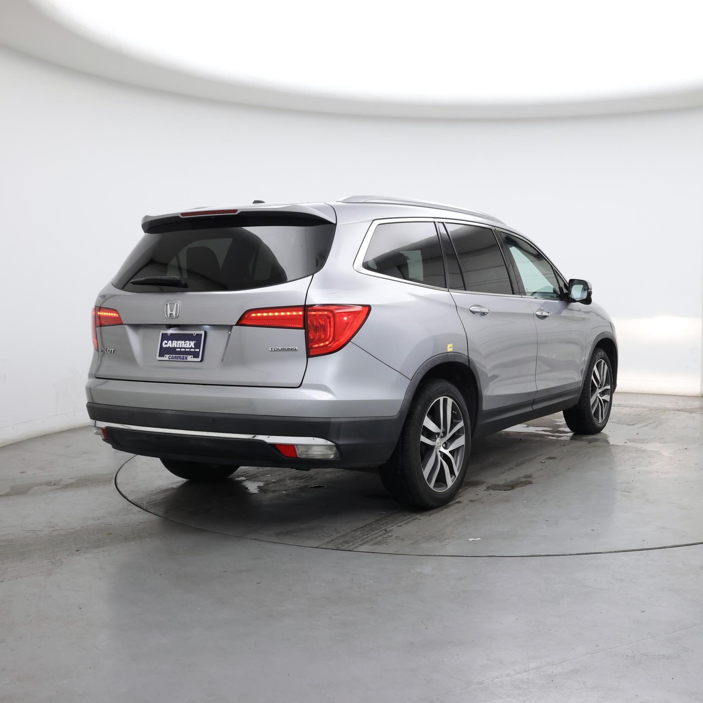 Thumbnail: 2017 Honda Pilot - 8