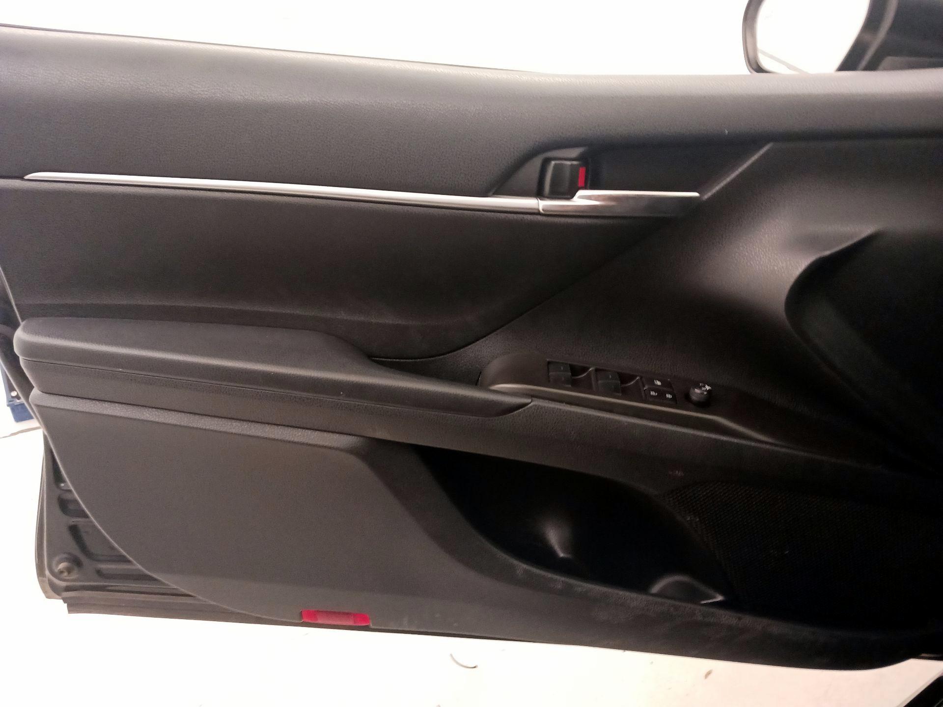 Thumbnail: 2022 Toyota Camry - 12