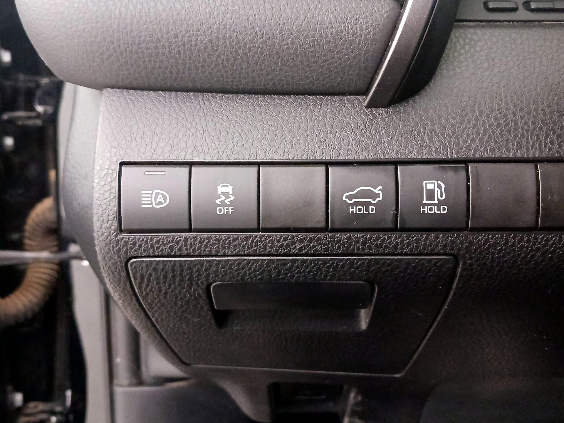 Thumbnail: 2022 Toyota Camry - 13