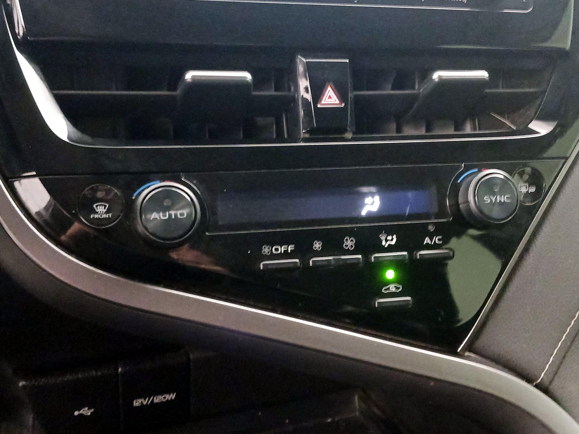 Thumbnail: 2022 Toyota Camry - 16