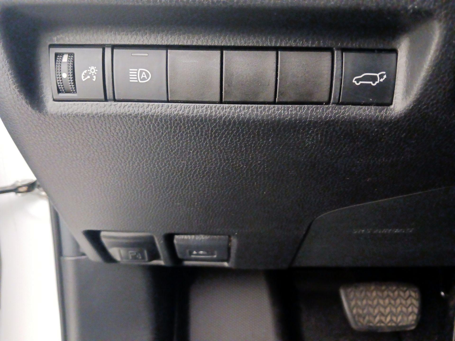 Thumbnail: 2021 Toyota RAV4 - 13