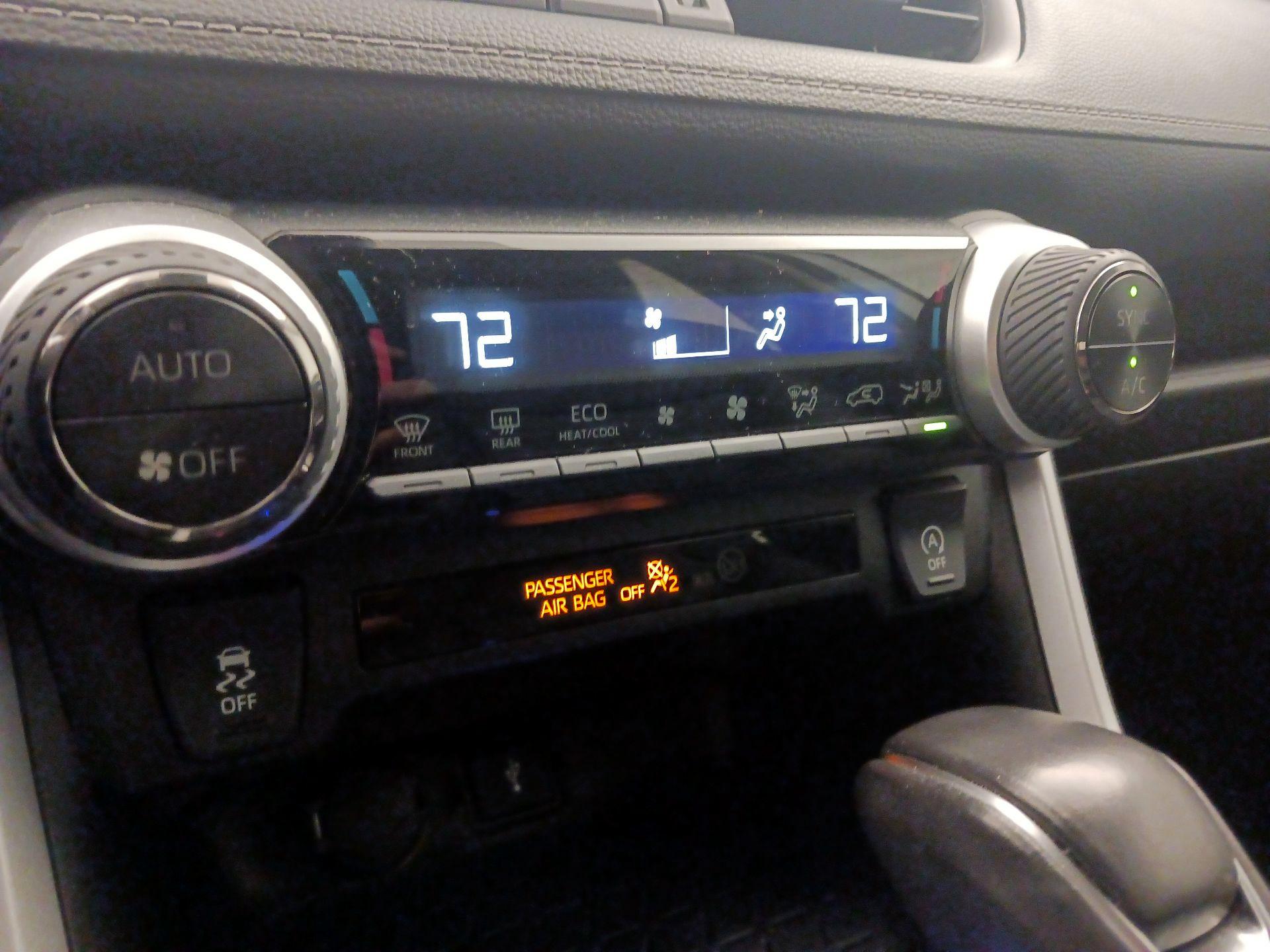 Thumbnail: 2021 Toyota RAV4 - 16